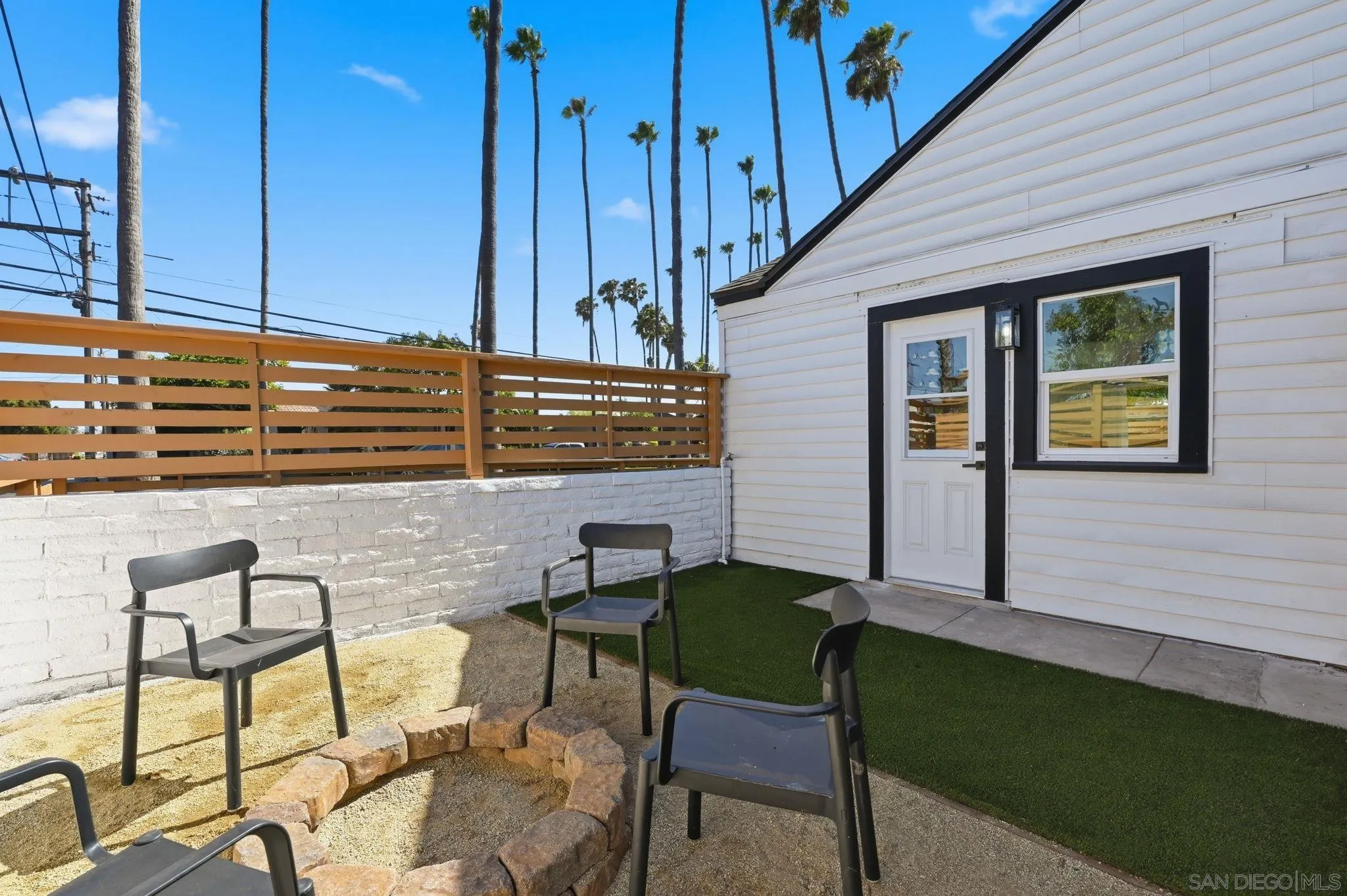 https://cdn.realtyfeed.com/cdn/127/260015692/1f91ef2556f9ea0a2d77dd0490d16a0c.webp