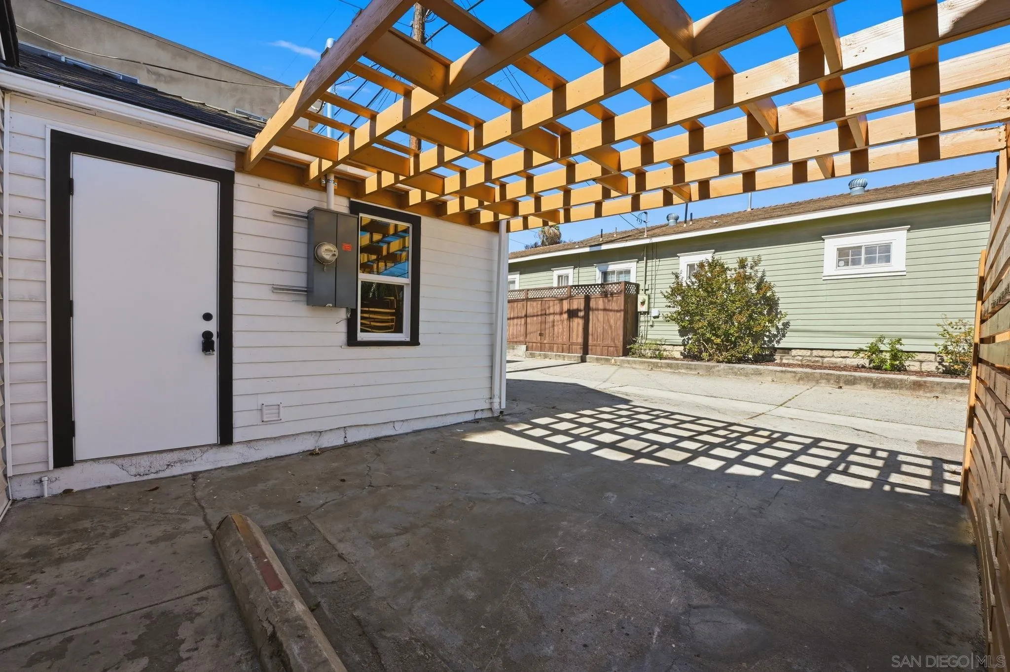 https://cdn.realtyfeed.com/cdn/127/260015692/5f60c509d60296fab2ed1b93725834bf.webp