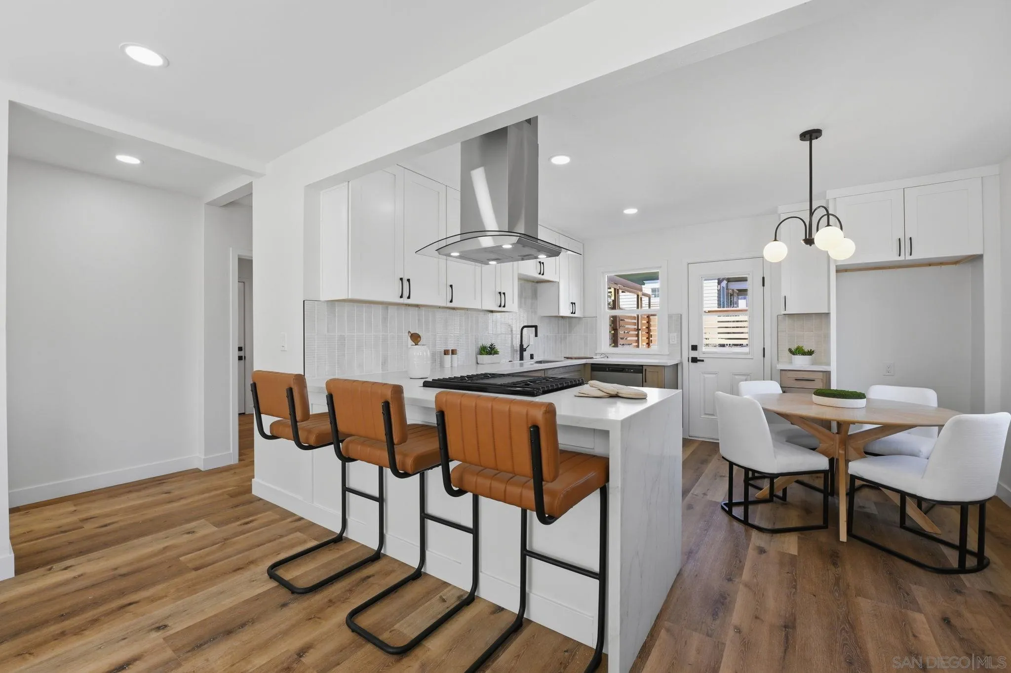 https://cdn.realtyfeed.com/cdn/127/260015692/829f421ed5792ae3d7057fb0571e2b3b.webp