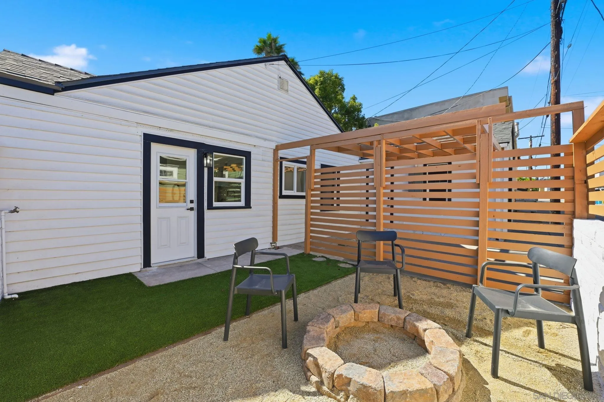 https://cdn.realtyfeed.com/cdn/127/260015692/e96fb8a69b27da9e1b2f332ff79bcae8.webp
