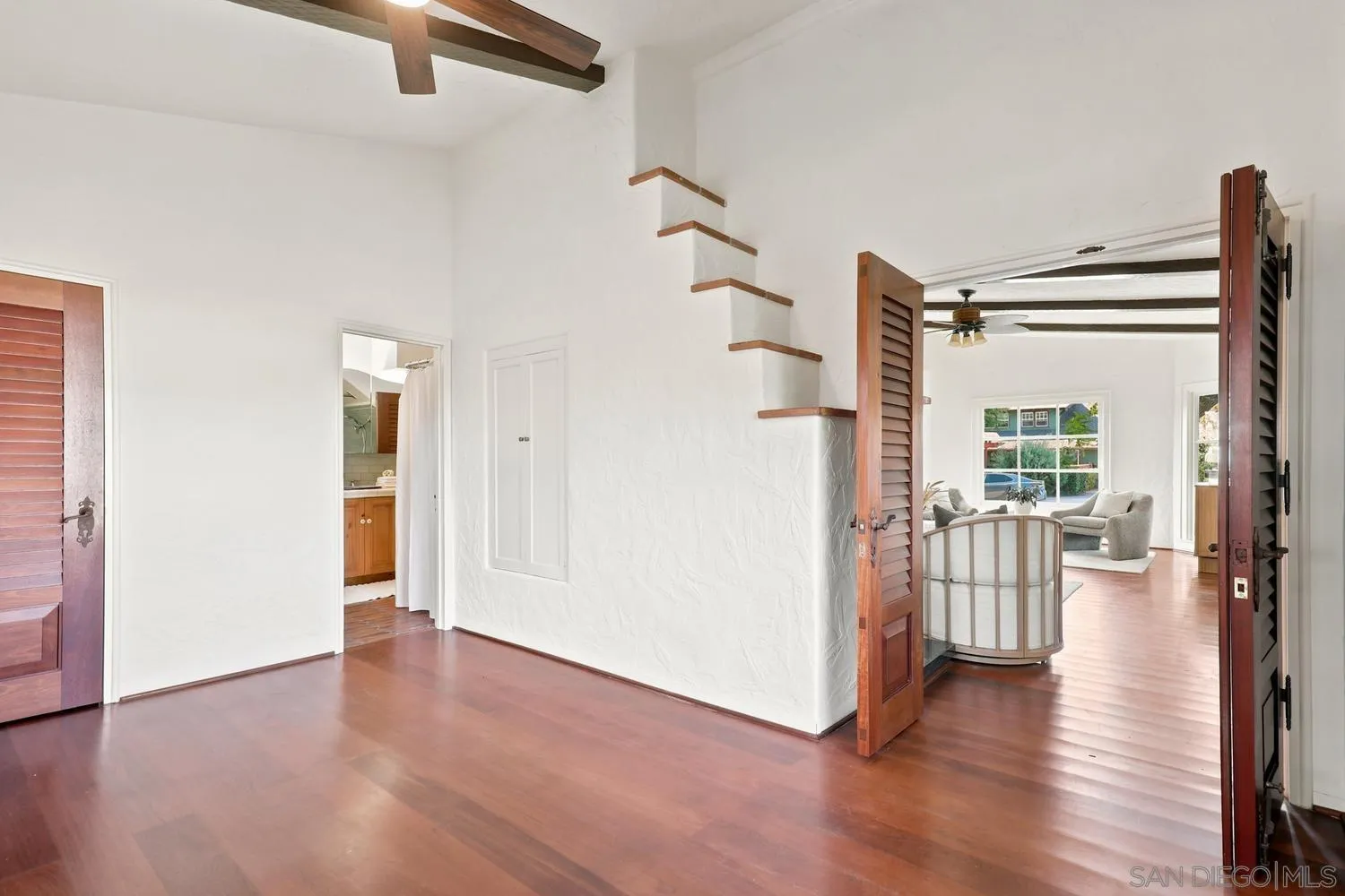 https://cdn.realtyfeed.com/cdn/127/260015695/1243abfb6a9c27bb884d4a57560d5271.webp