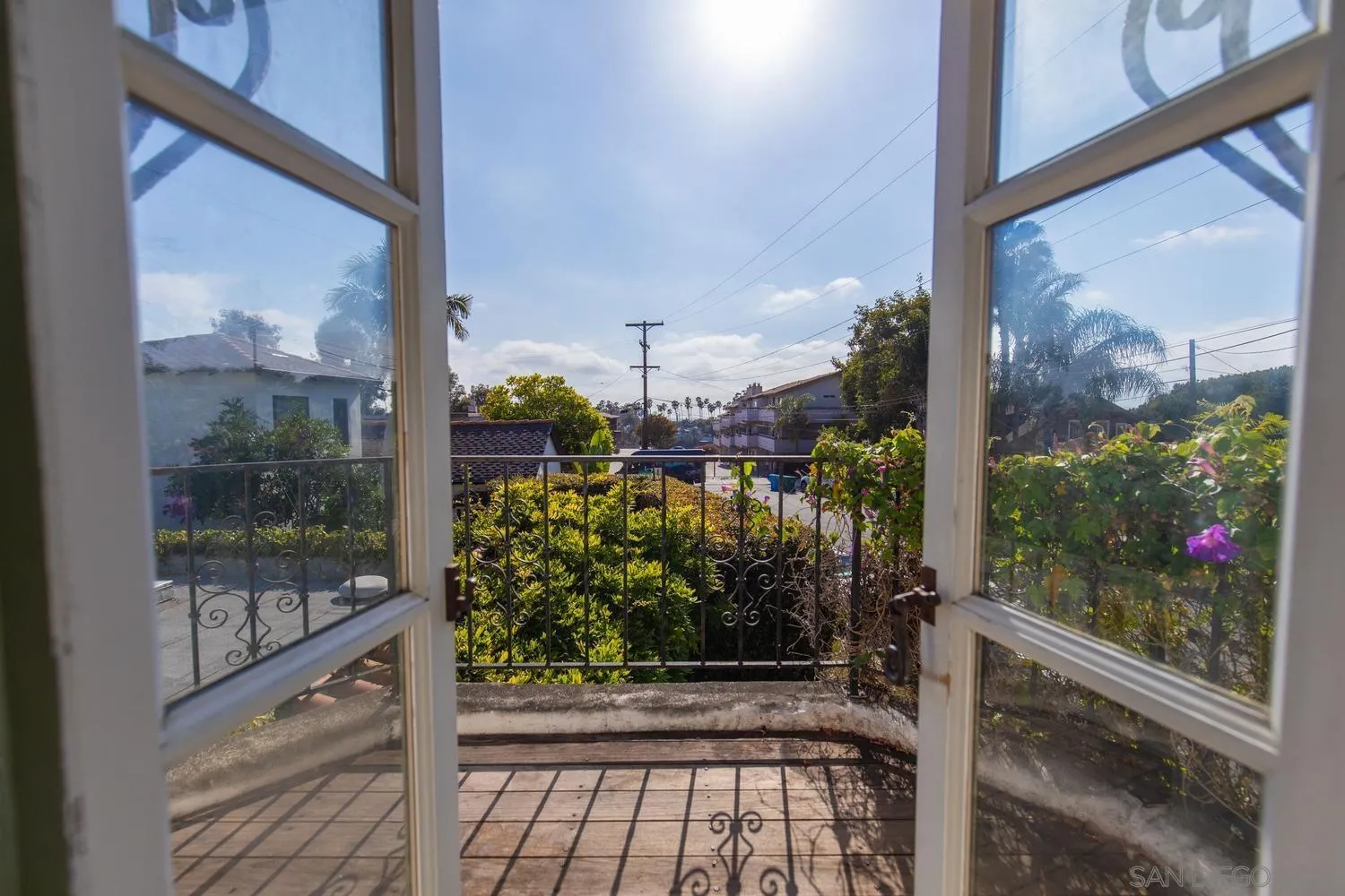 https://cdn.realtyfeed.com/cdn/127/260015695/2f1b847a01de809389c63274afa3719c.webp