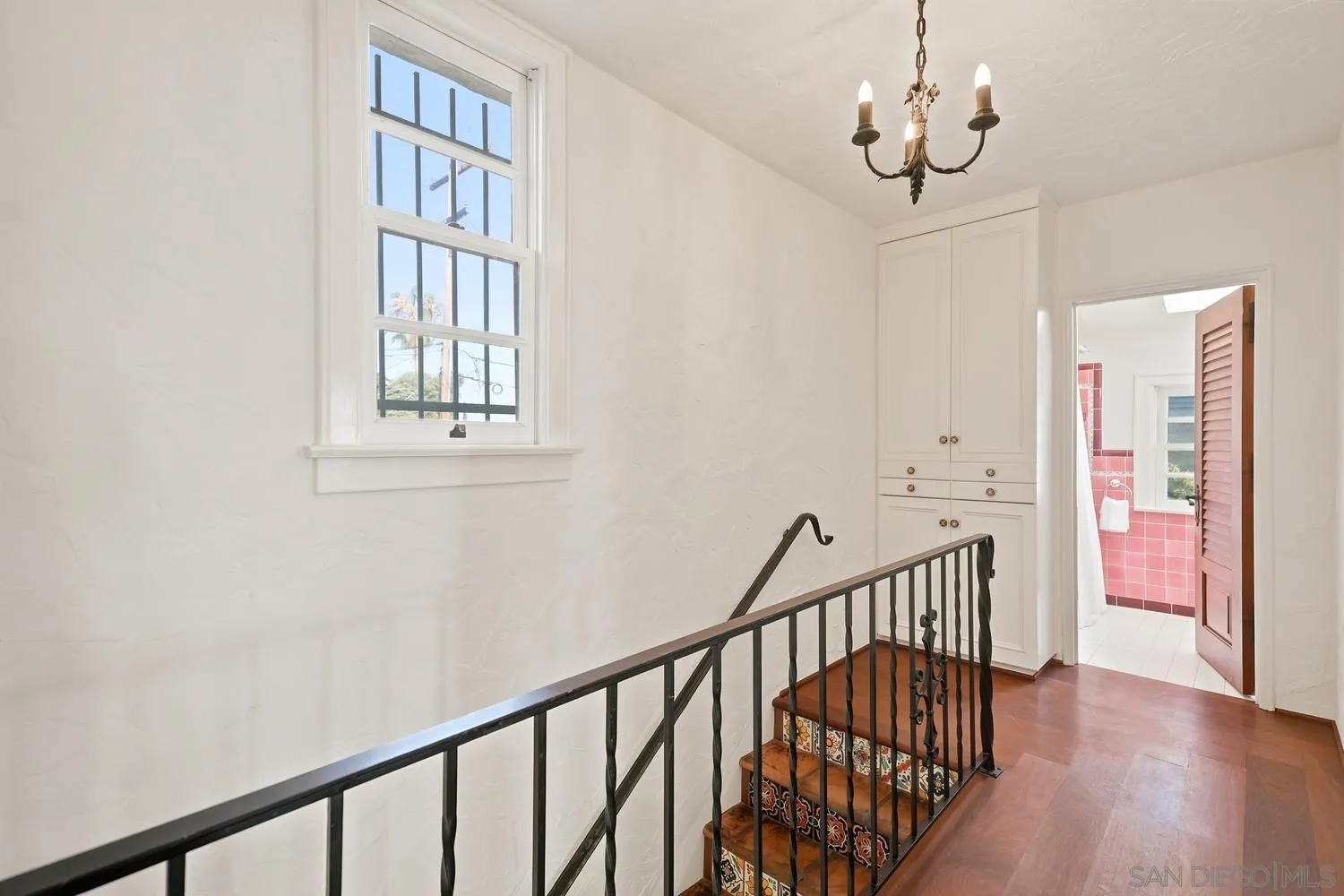 https://cdn.realtyfeed.com/cdn/127/260015695/3138cf50b67a9b797f1b94d80ccfee5b.webp