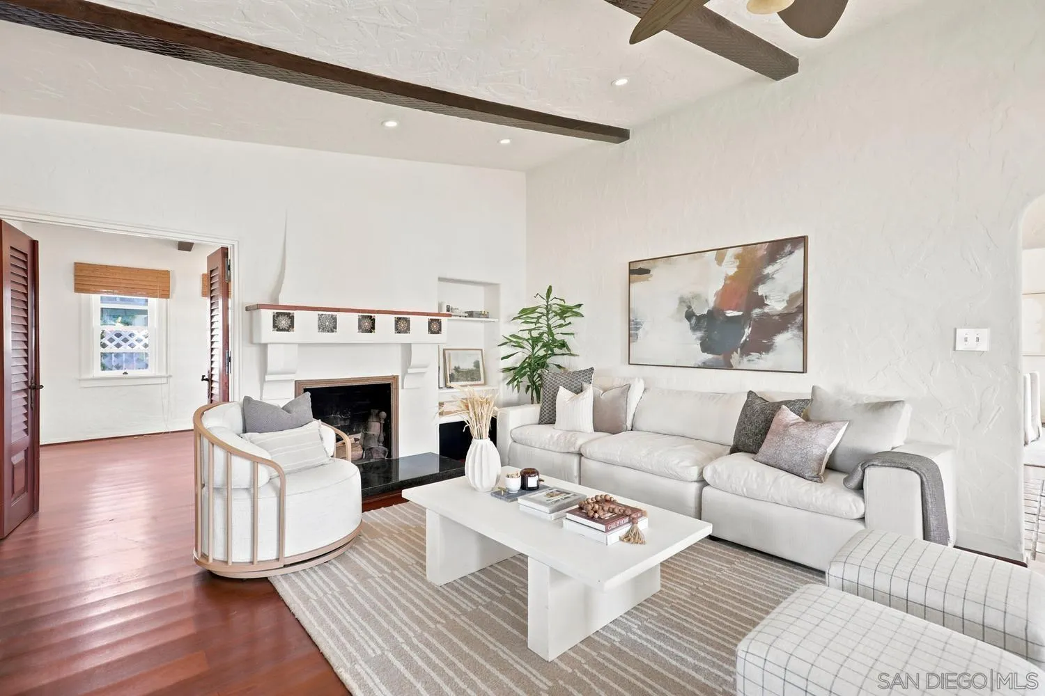 https://cdn.realtyfeed.com/cdn/127/260015695/357b2a7679a173f1db132293934f443f.webp