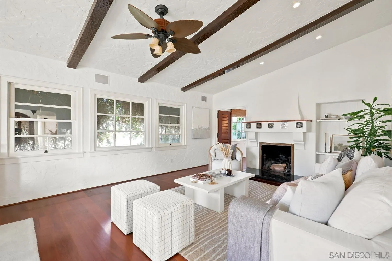 https://cdn.realtyfeed.com/cdn/127/260015695/3a59a681e6243a806dfaa5b2ece4d1dd.webp