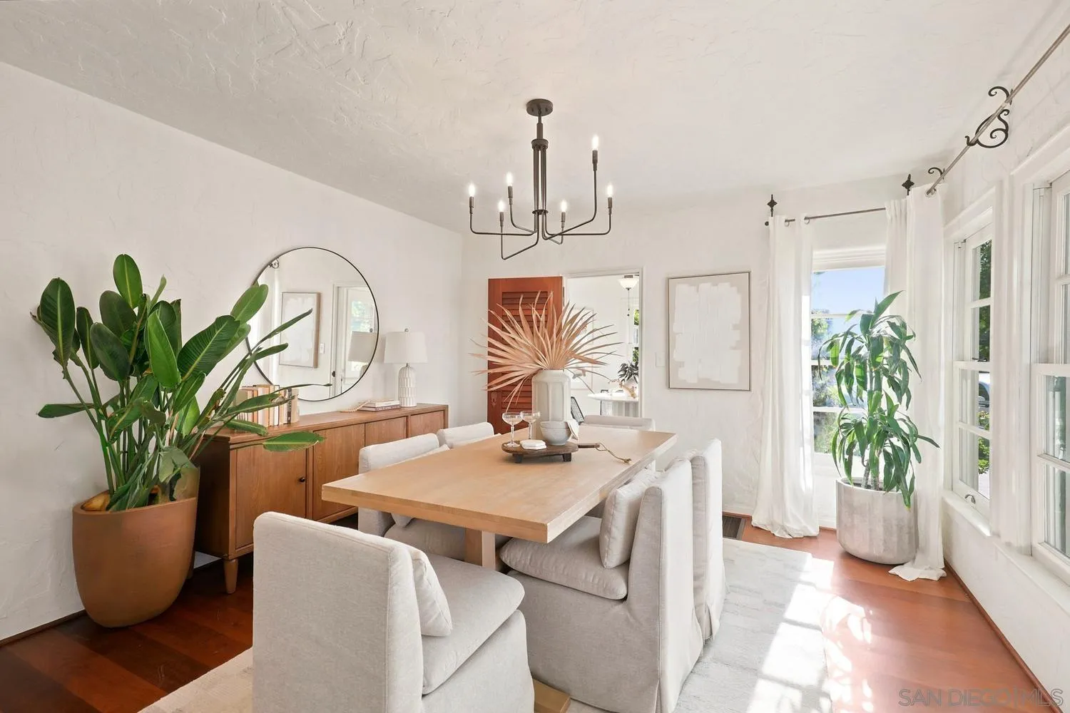 https://cdn.realtyfeed.com/cdn/127/260015695/49ac674539d4d3337b852f05727fa23a.webp