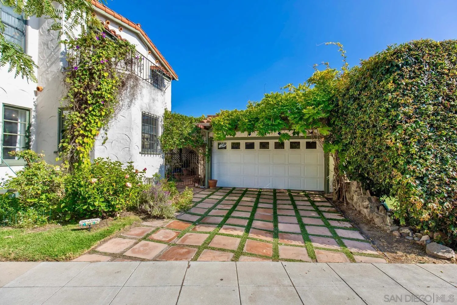 https://cdn.realtyfeed.com/cdn/127/260015695/8c6763bdf54a1625eb6f35a818bd533e.webp