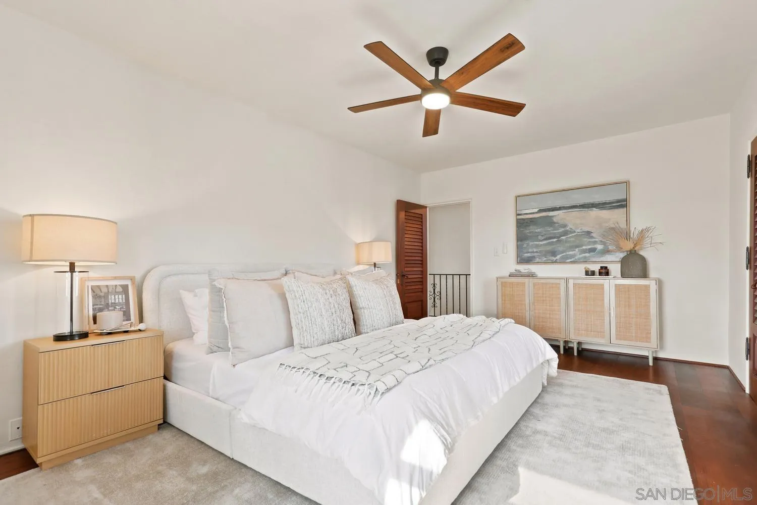 https://cdn.realtyfeed.com/cdn/127/260015695/c18ade8b81dda2a8484d4b2d2a8048ae.webp