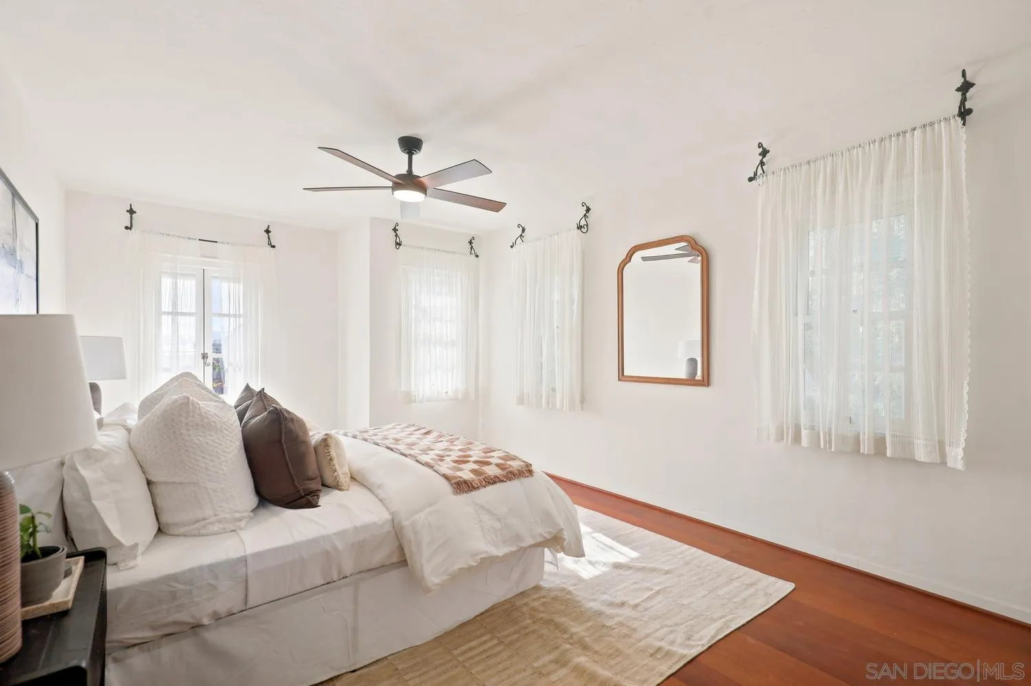 https://cdn.realtyfeed.com/cdn/127/260015695/c7968cc51124ed91e79bec5755ab5054.webp