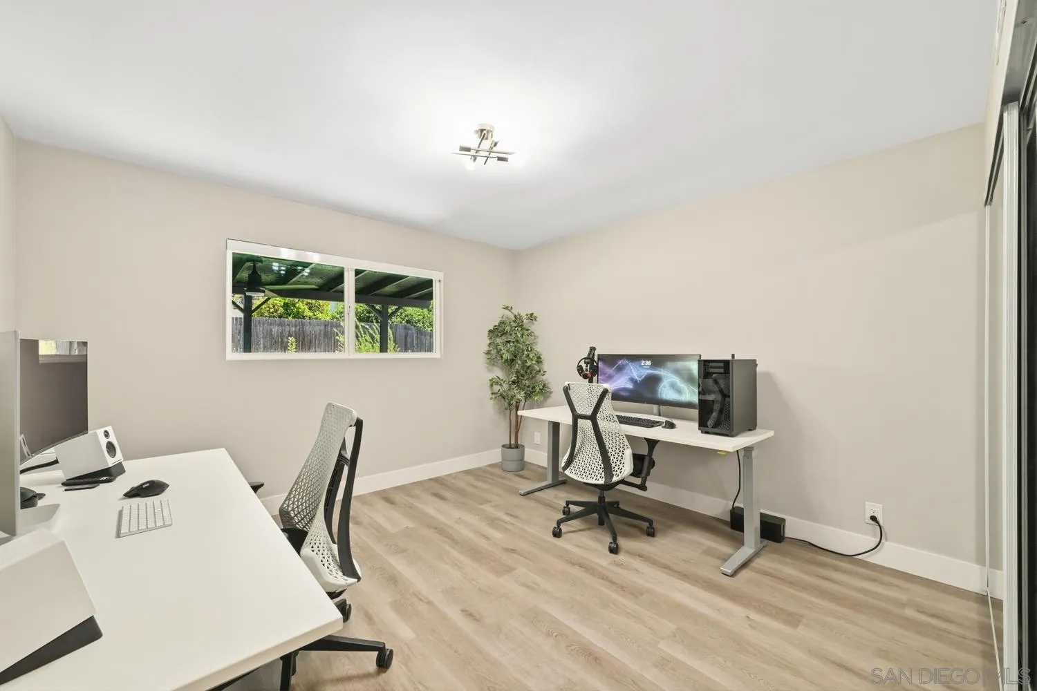 https://cdn.realtyfeed.com/cdn/127/260015698/523cc63697b74ba2e8ba71d494310e0b.webp