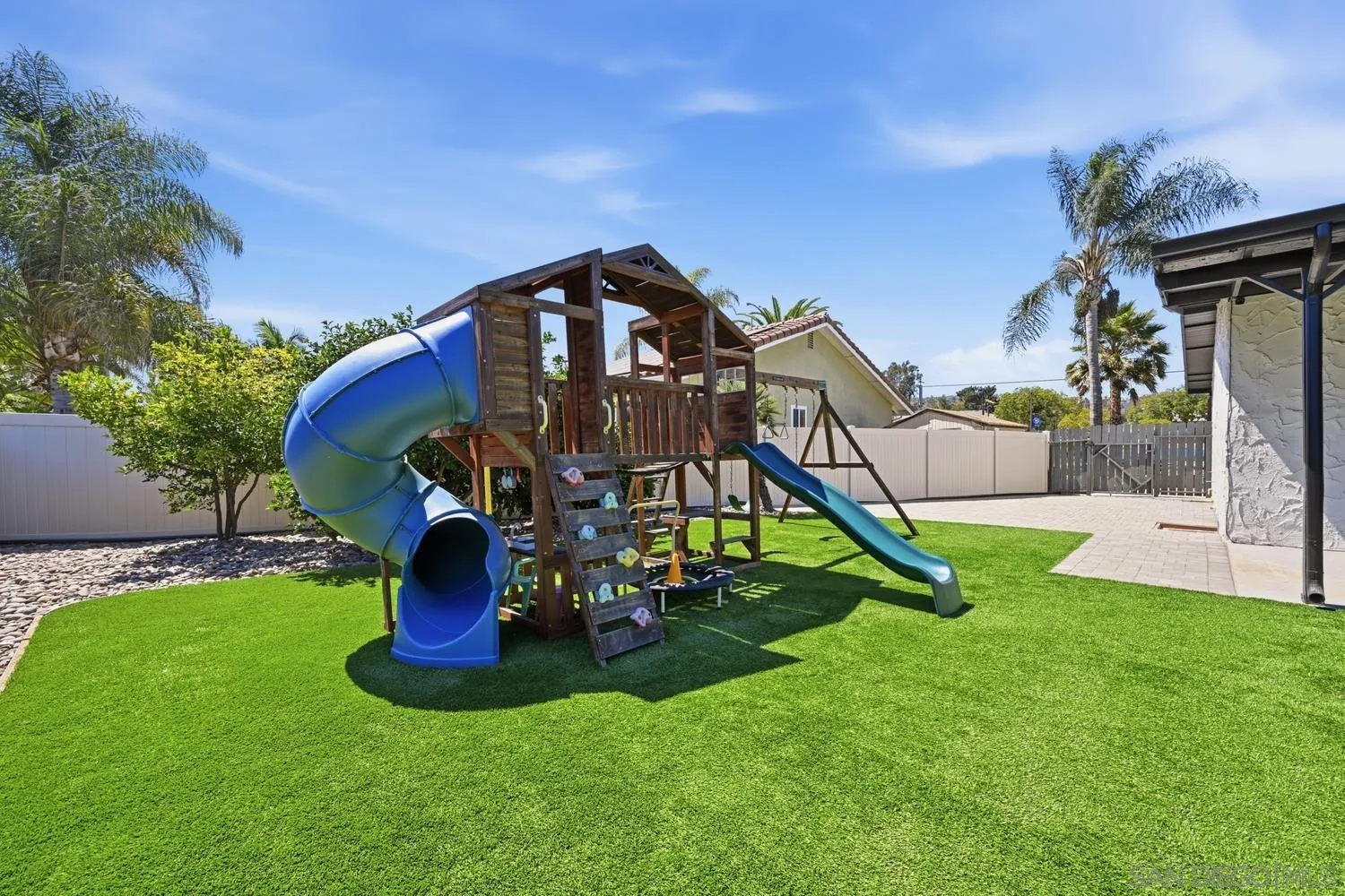 https://cdn.realtyfeed.com/cdn/127/260015698/db20690e2c8061aeaa76d9e485f9245f.webp