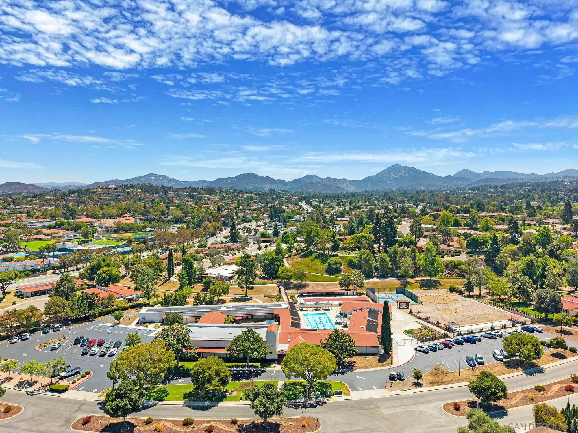 https://cdn.realtyfeed.com/cdn/127/260015701/5c75fde90e4436e3d4768e2a58b13374.webp