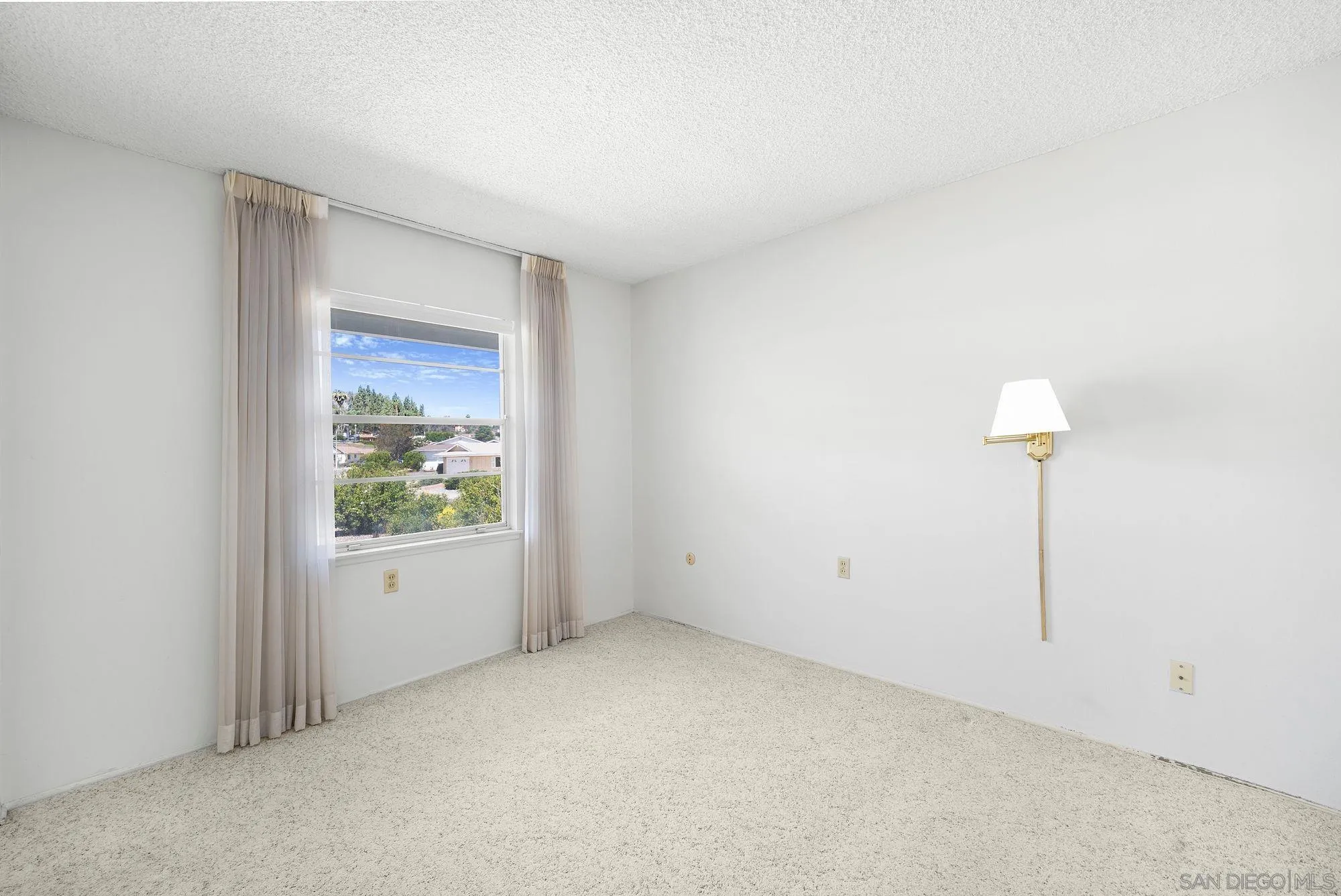 https://cdn.realtyfeed.com/cdn/127/260015701/6026f881f125854cc9f53e882949a49f.webp