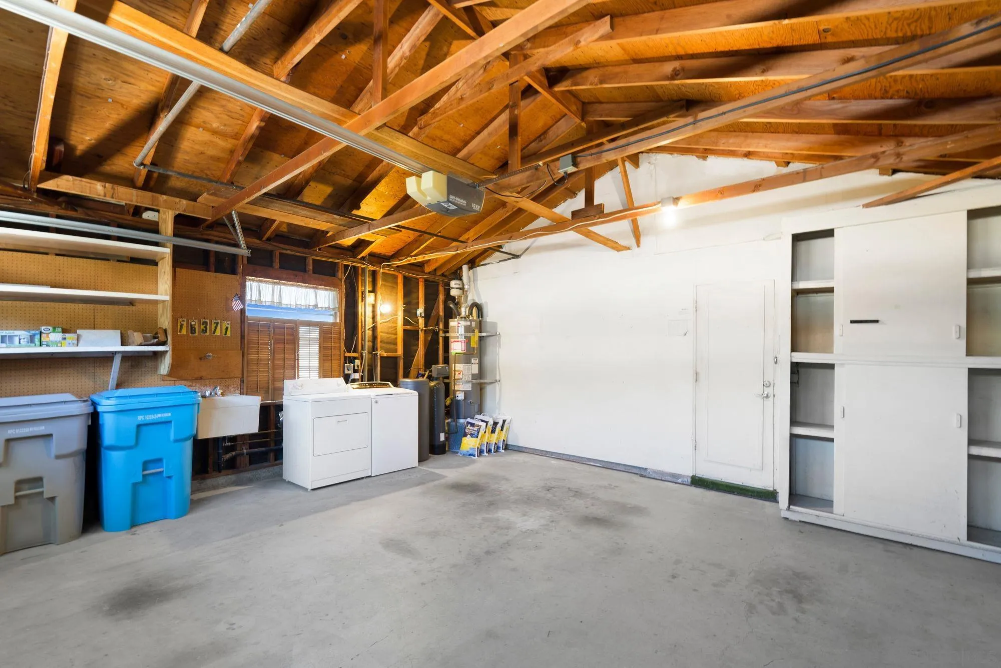 https://cdn.realtyfeed.com/cdn/127/260015701/b15b7a1f386f14c7d2ca7a8b7bb96c27.webp
