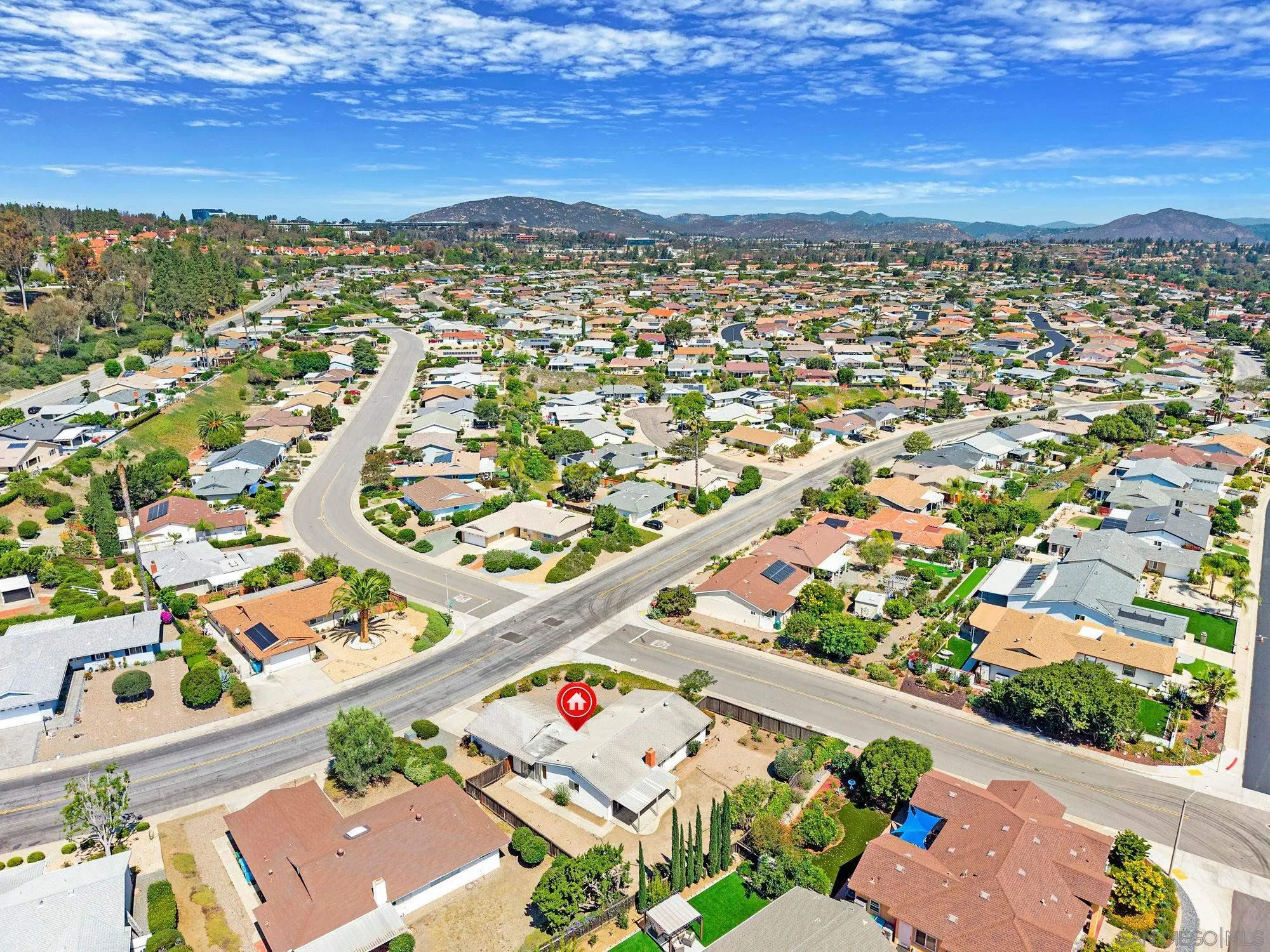 https://cdn.realtyfeed.com/cdn/127/260015701/e1793c85e2f772f5752d8c97a75eaa51.webp