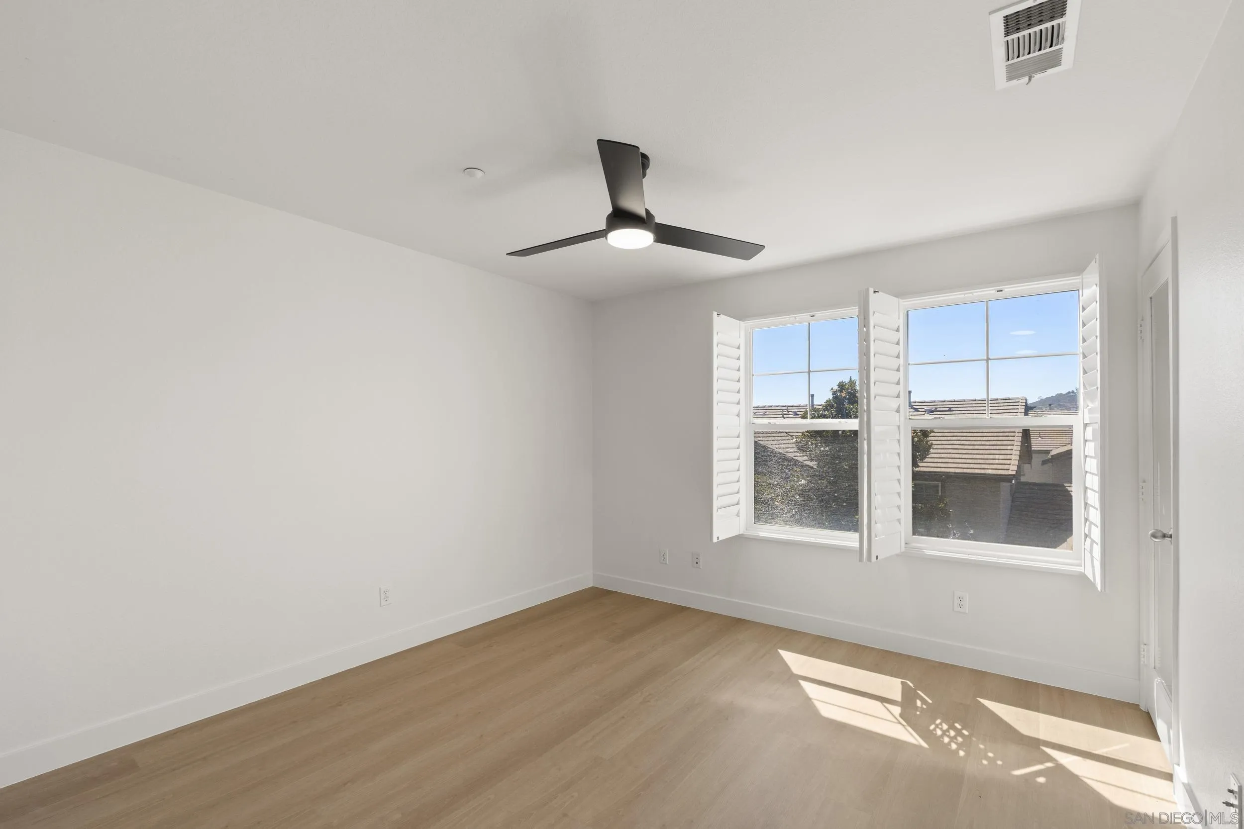 Photo #25: 260015709 Listing: Photo #25