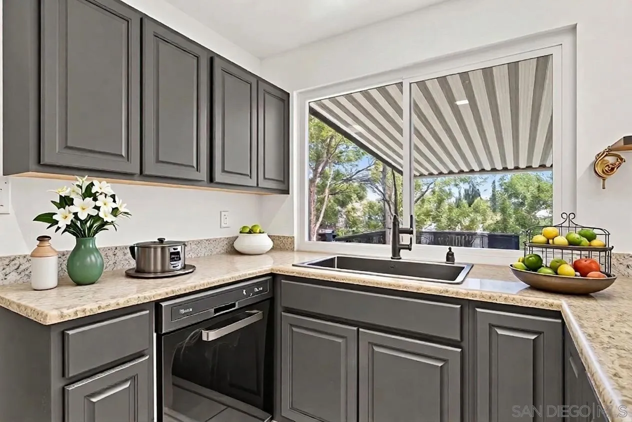 https://cdn.realtyfeed.com/cdn/127/260015711/400b6785800d2a292acdacd59a9dc0b1.webp