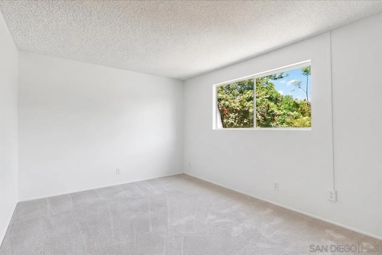 https://cdn.realtyfeed.com/cdn/127/260015711/592d94dd40fca399c8c02cd98f3d54dd.webp
