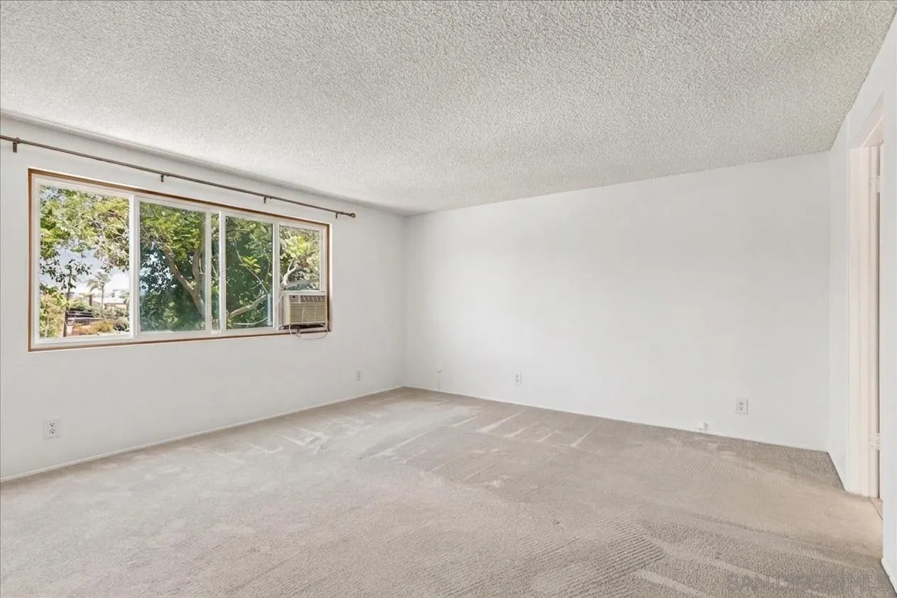 https://cdn.realtyfeed.com/cdn/127/260015711/92303aef5220400ea026abb2011f44dc.webp