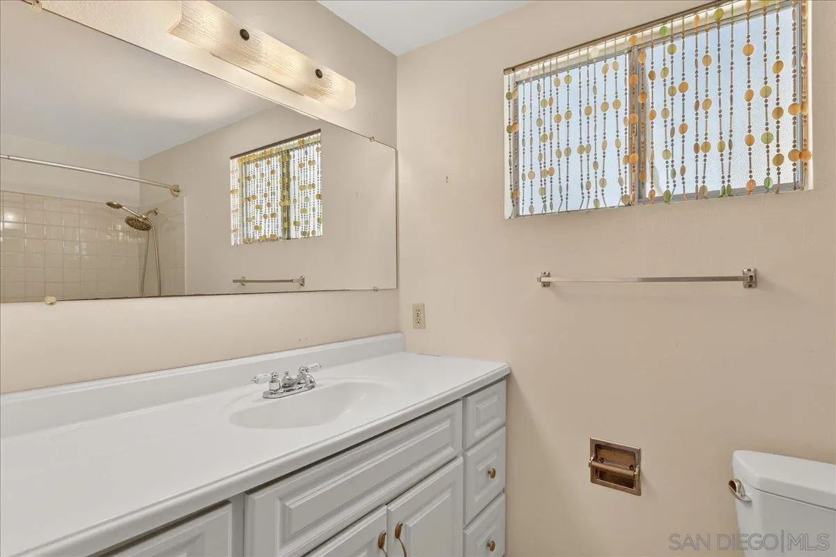 https://cdn.realtyfeed.com/cdn/127/260015711/ed261ea101713a285caa61066c3fe70c.webp