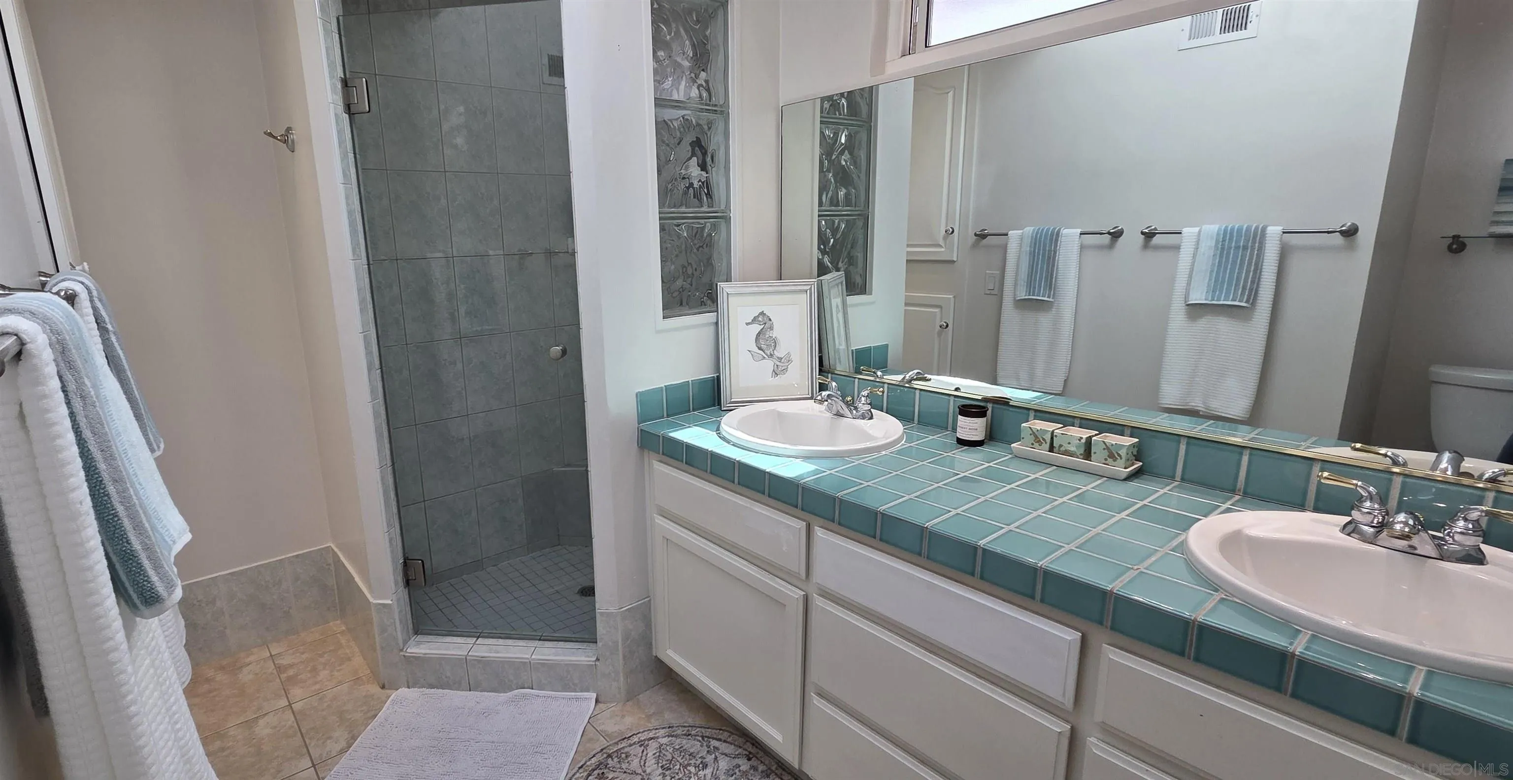 https://cdn.realtyfeed.com/cdn/127/260015712/13276b3d2feade334ffbd0f26428d417.webp