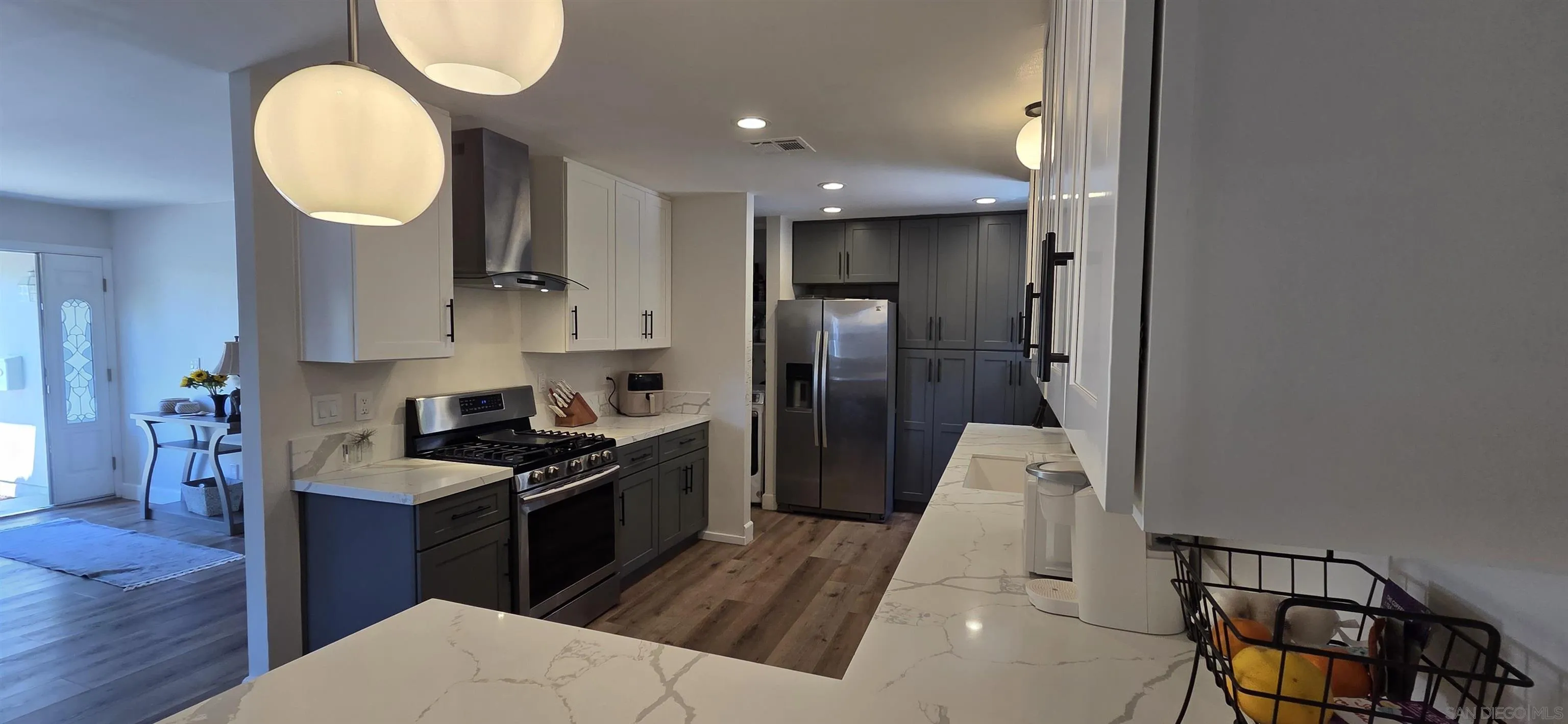 https://cdn.realtyfeed.com/cdn/127/260015712/370c608edbc6cddcbbd5d13a2ab1935d.webp