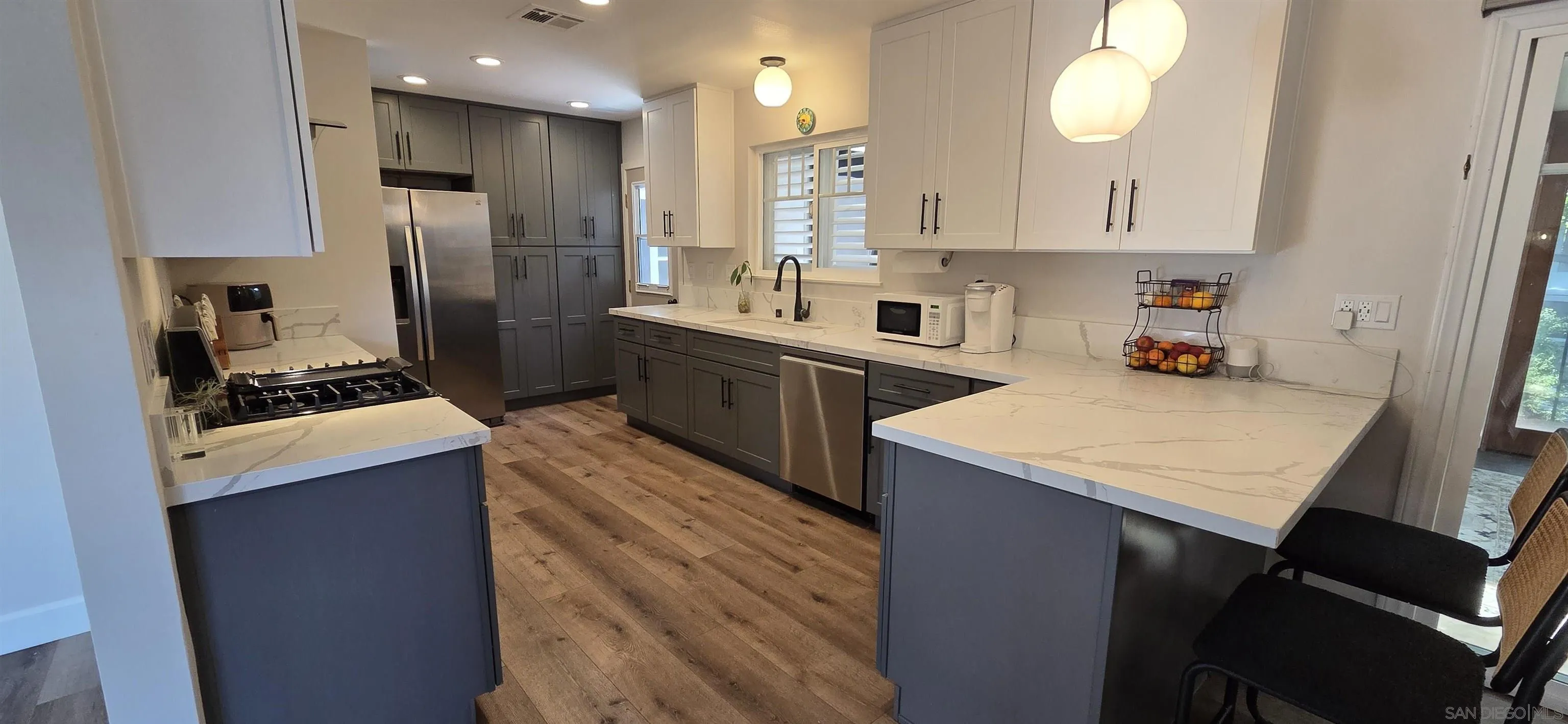 https://cdn.realtyfeed.com/cdn/127/260015712/71853580fc4d8ba321741284cbe39c7e.webp