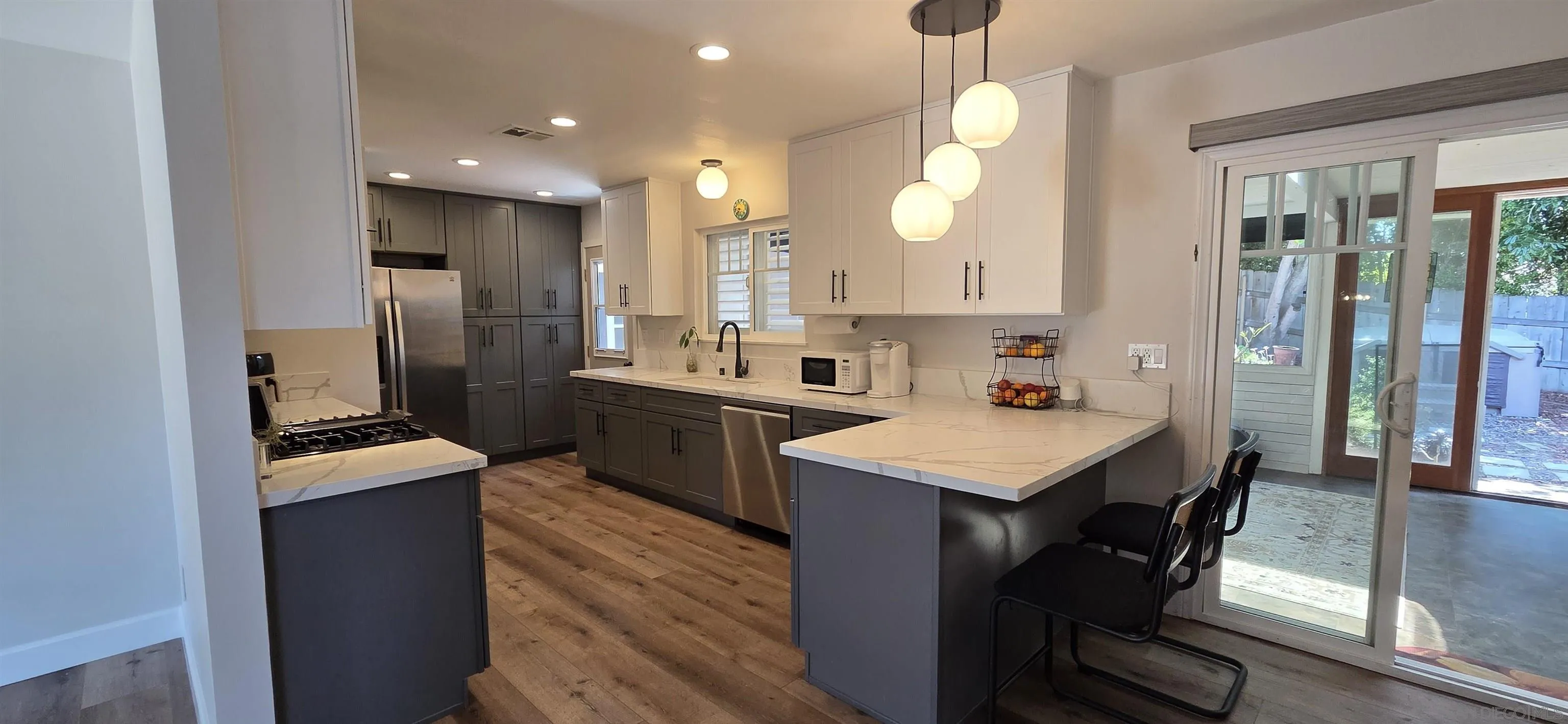https://cdn.realtyfeed.com/cdn/127/260015712/f00c645bf43b8bdbc0a2de206274596d.webp