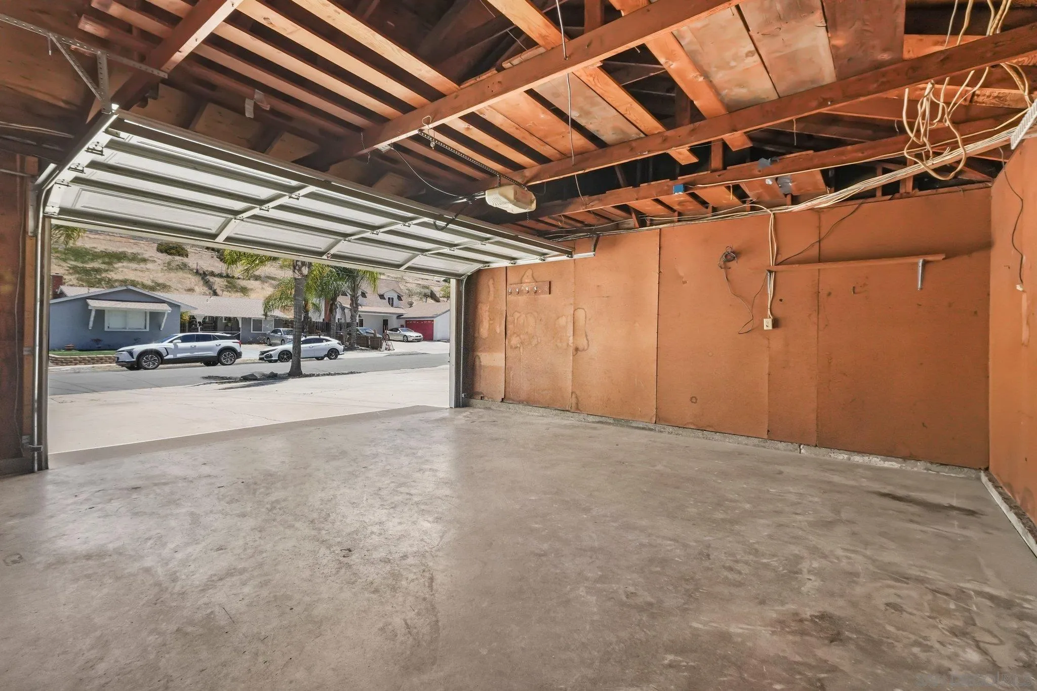https://cdn.realtyfeed.com/cdn/127/260015717/7eac18531d70416c6bc9bf6726ffd244.webp