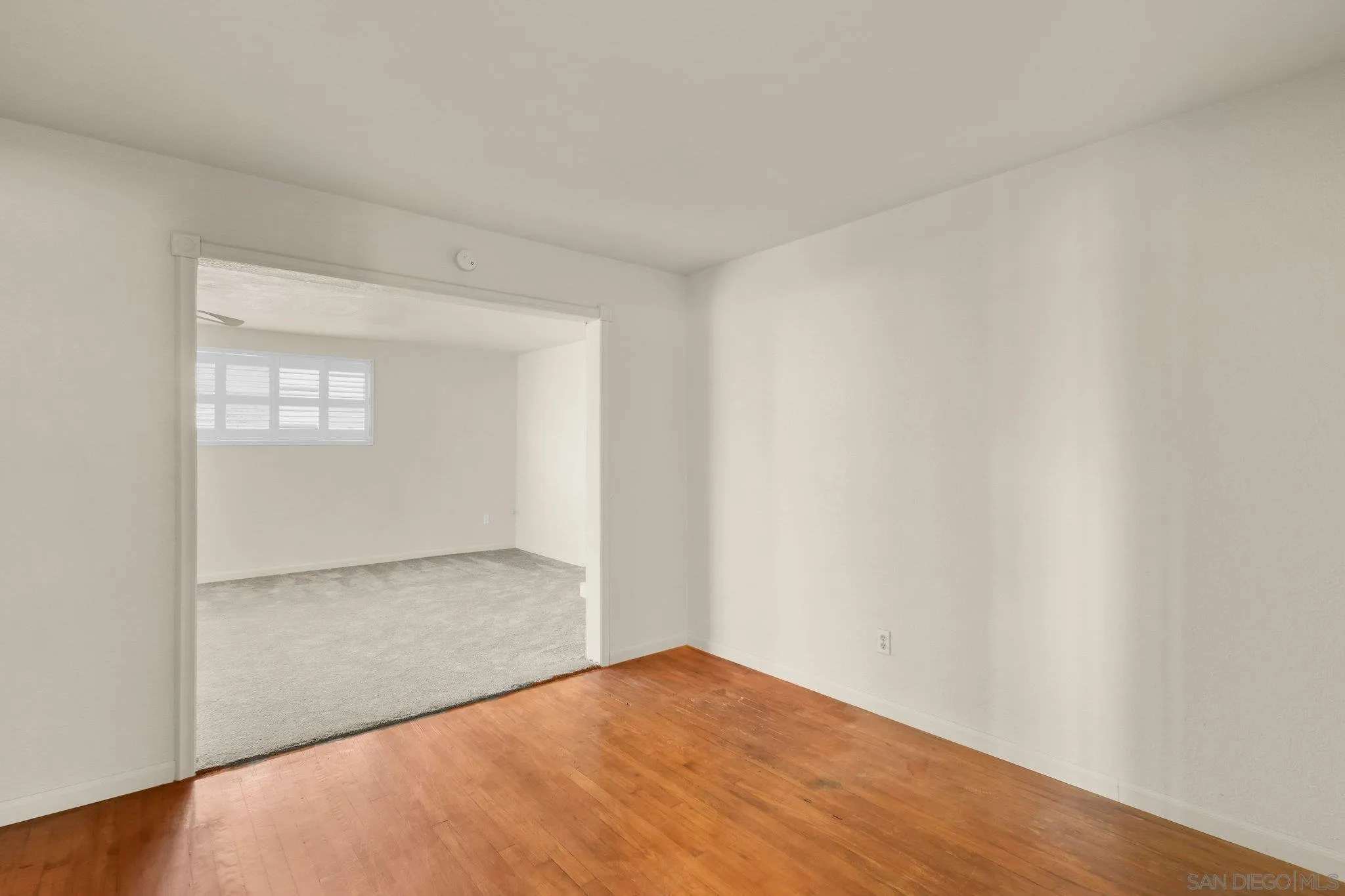 https://cdn.realtyfeed.com/cdn/127/260015717/8e4452b7efb41d616a583140fce03d4a.webp