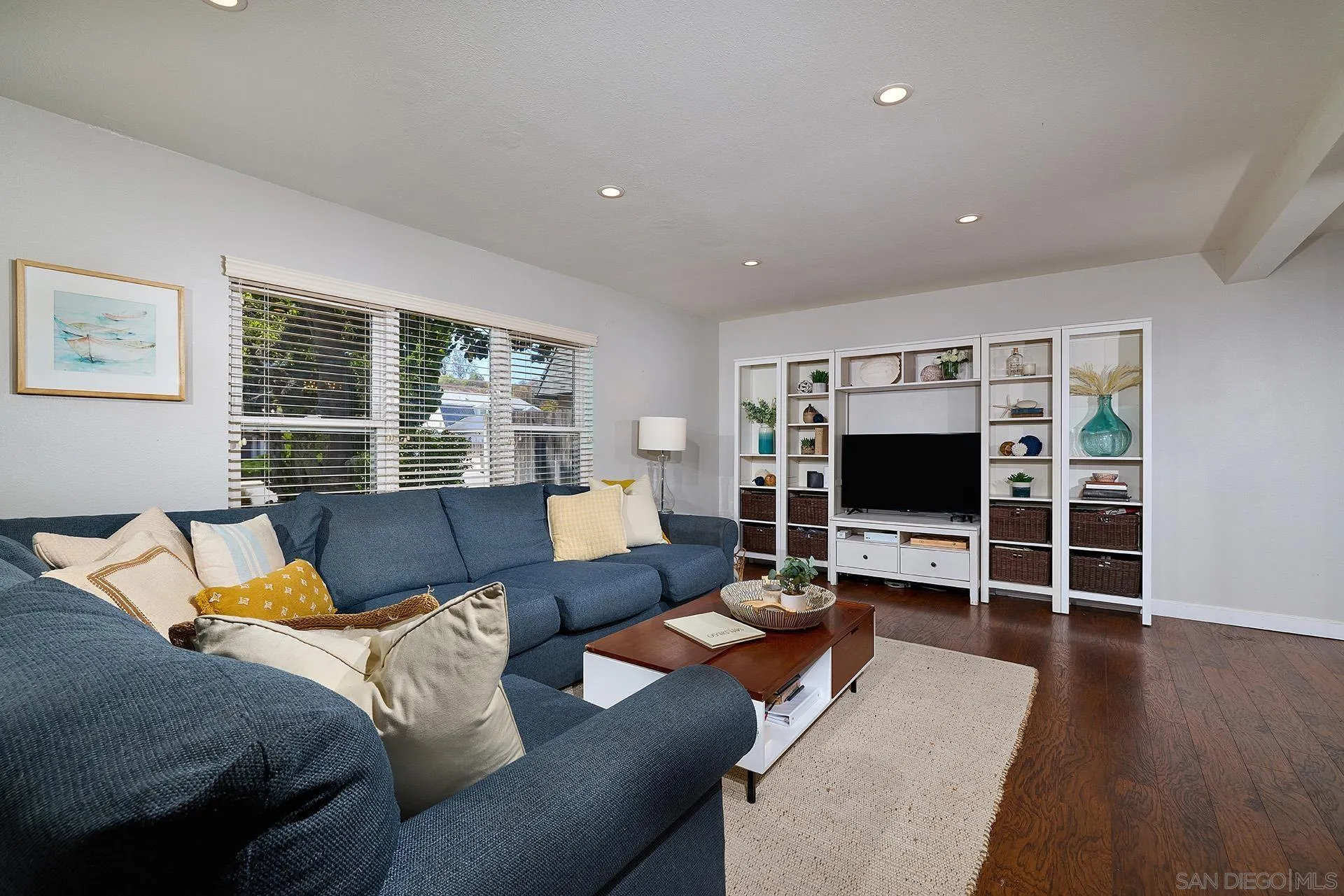 https://cdn.realtyfeed.com/cdn/127/260015721/22c8637082b661f28dc6860be5b50e9a.webp