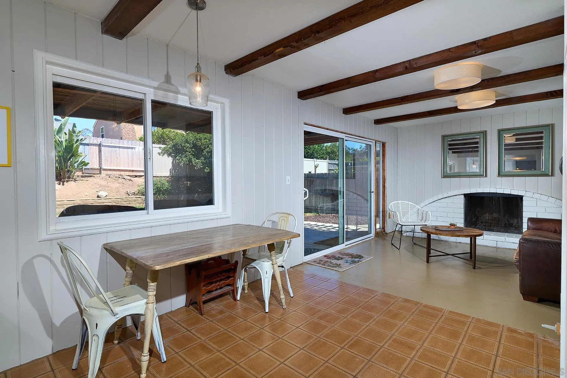 https://cdn.realtyfeed.com/cdn/127/260015721/2b681a928dd0334ca44a83d09bb23e32.webp