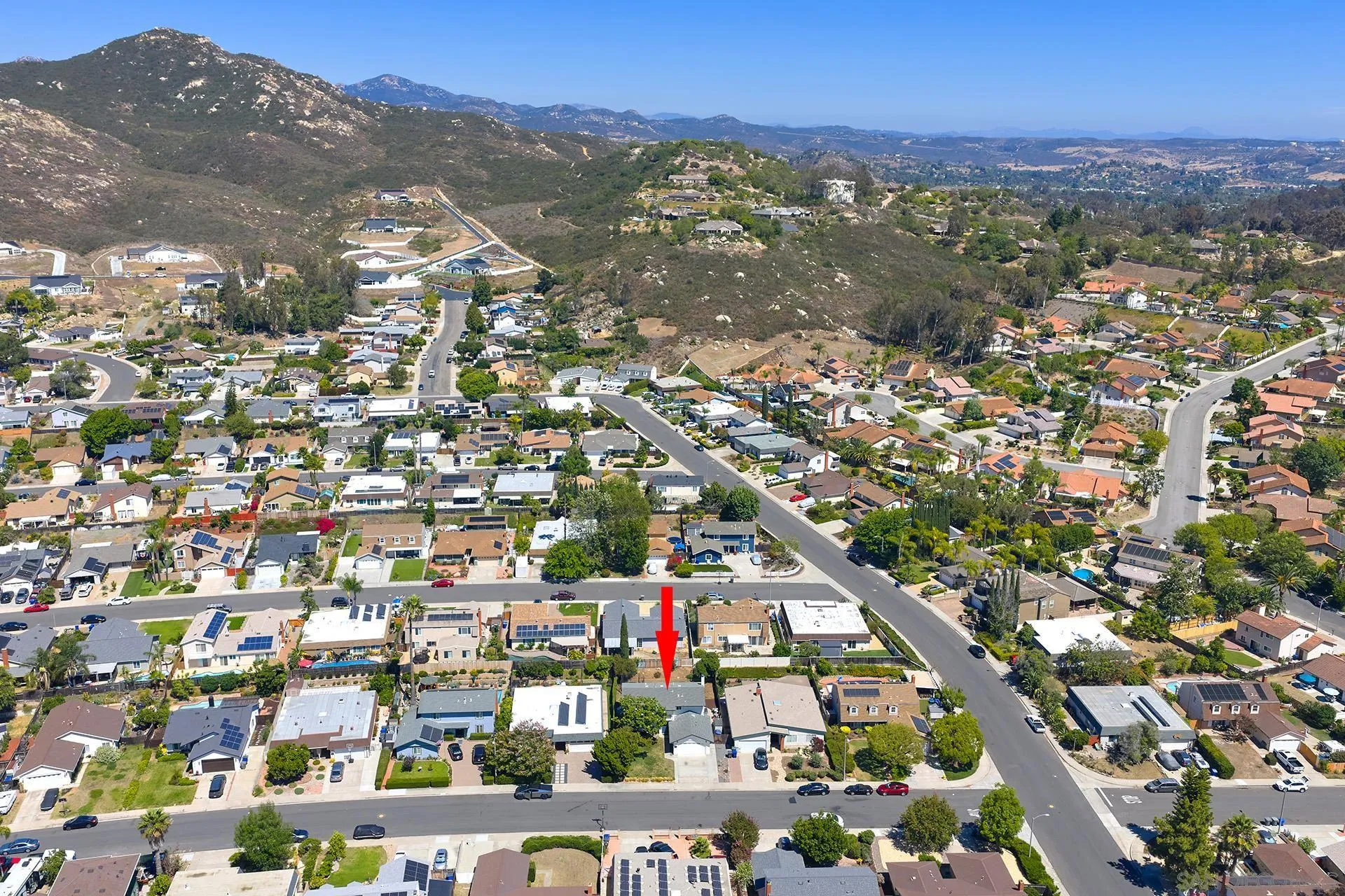 https://cdn.realtyfeed.com/cdn/127/260015721/38333f7a08389b10ead965255696fa37.webp