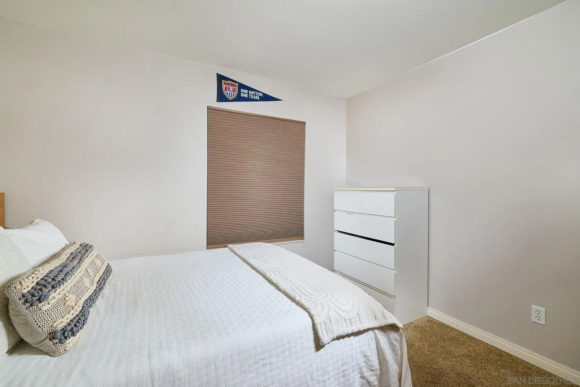 https://cdn.realtyfeed.com/cdn/127/260015721/4740f3b9adfbcffd50678c7bcf752d11.webp