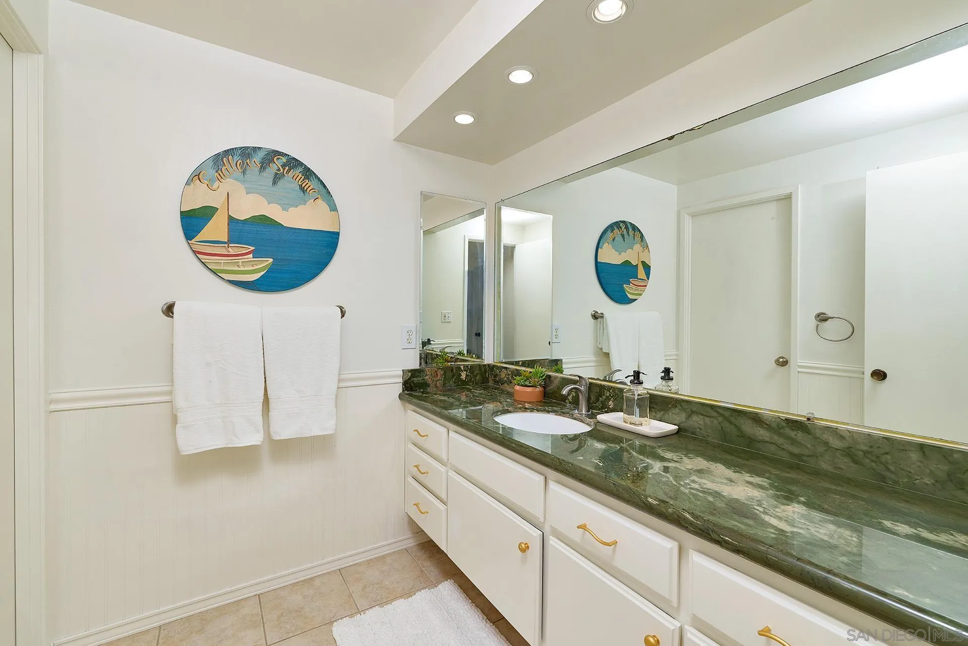 https://cdn.realtyfeed.com/cdn/127/260015721/5f3f70e7788a35528cde4a444179a298.webp