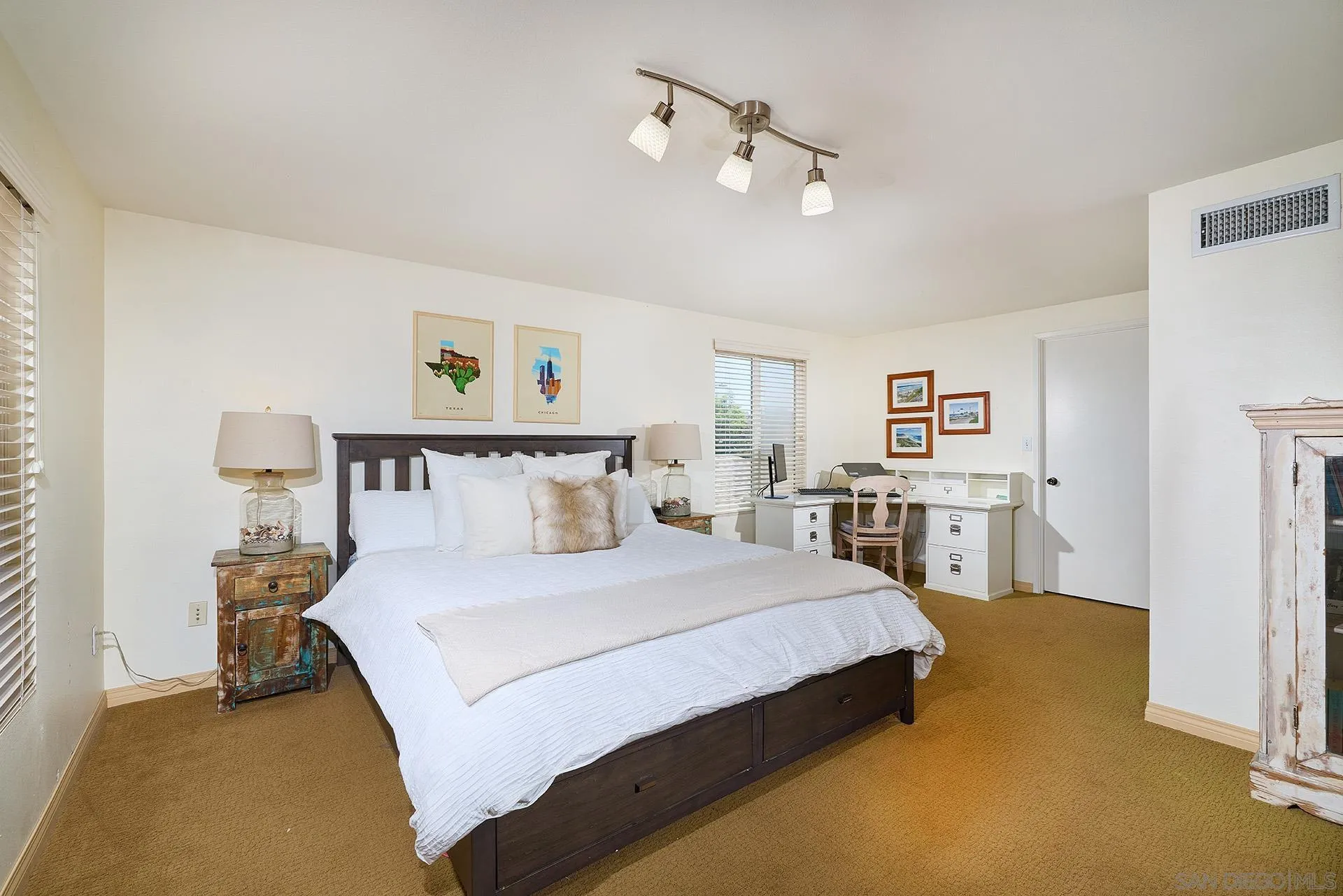 https://cdn.realtyfeed.com/cdn/127/260015721/cee4ad450b0ded709a874f68b6fc1dba.webp