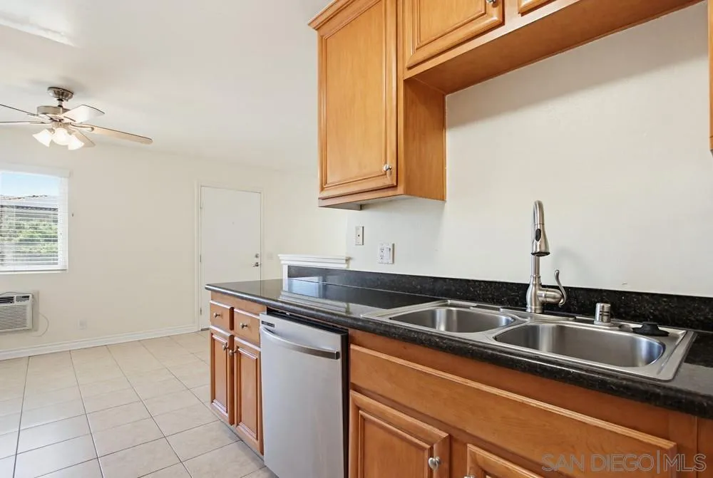 Photo #17: 260015724 Listing: Photo #17