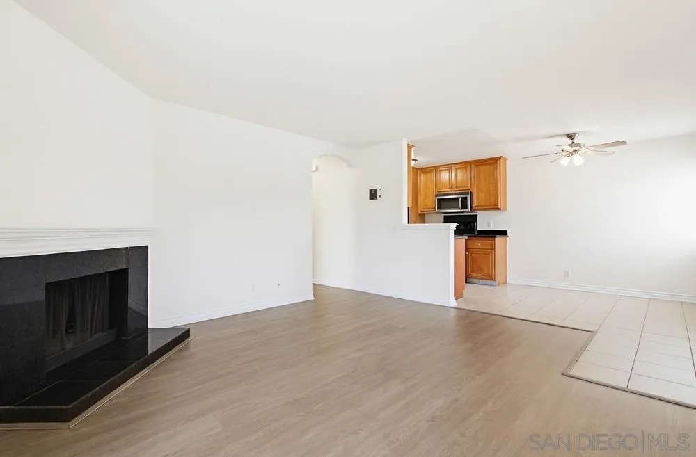 Photo #8: 260015724 Listing: Photo #8