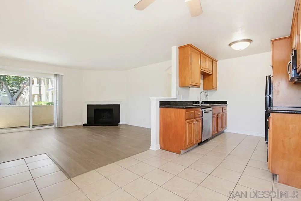 Photo #12: 260015724 Listing: Photo #12