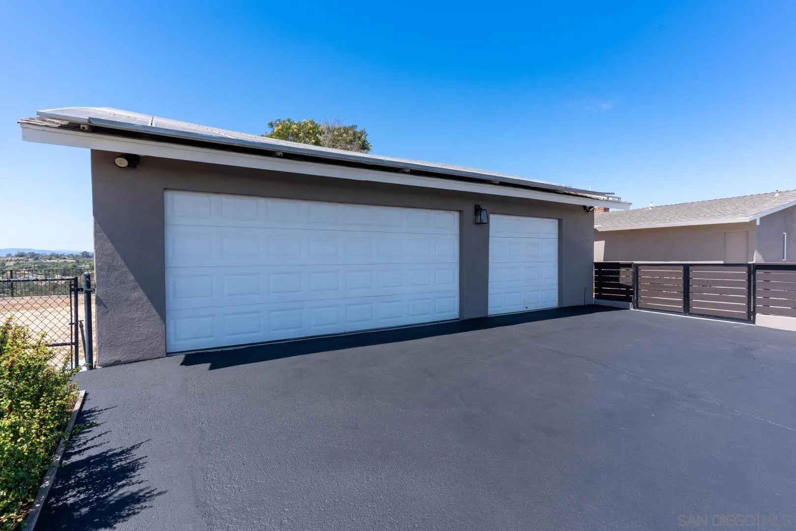 https://cdn.realtyfeed.com/cdn/127/260015726/1bb66b28d67449d33a451f5029c6d1a2.webp