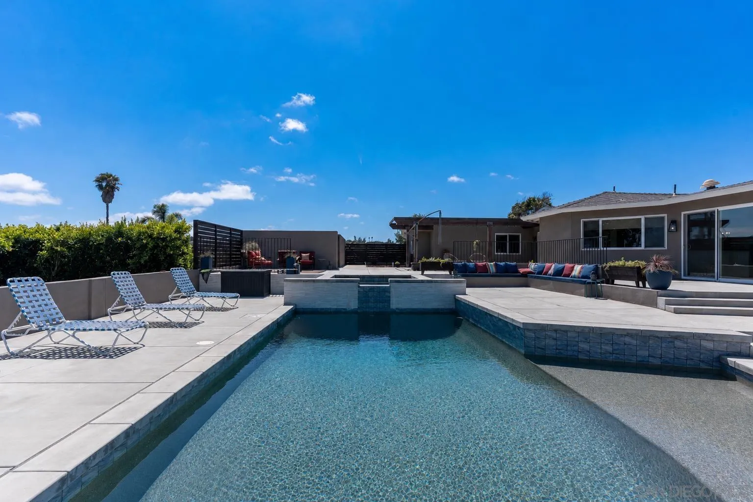 https://cdn.realtyfeed.com/cdn/127/260015726/1e4070008eb77df6b672710c08932c26.webp