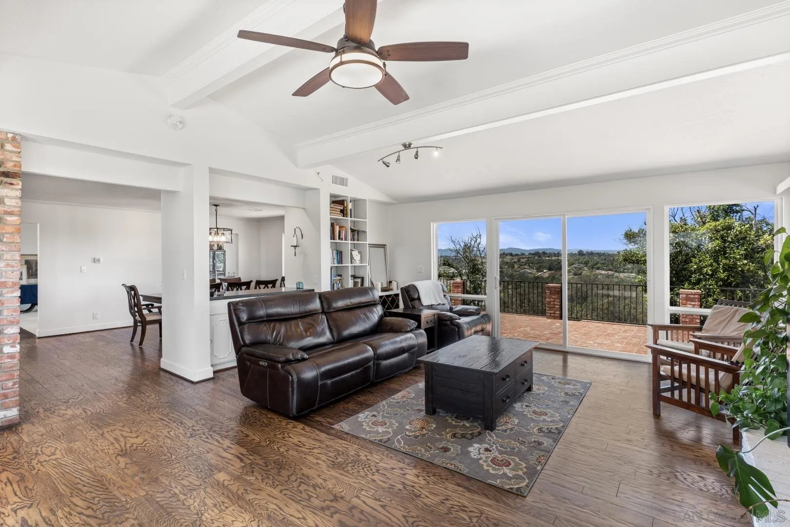 https://cdn.realtyfeed.com/cdn/127/260015726/7c74a72d26b4815bd123af8ad38a9d88.webp