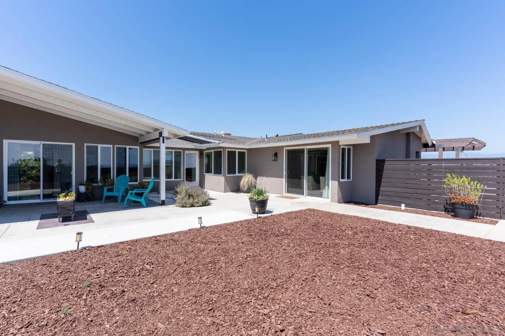 https://cdn.realtyfeed.com/cdn/127/260015726/9077be8416b5c001589639adc69bbb33.webp