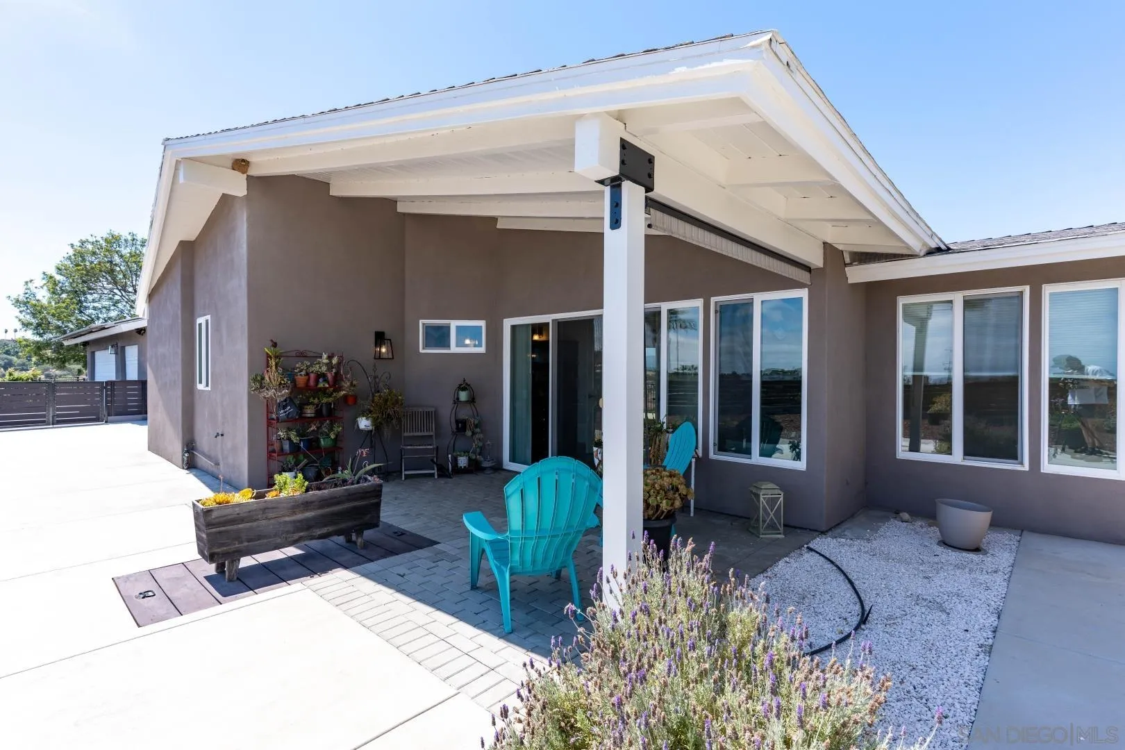 https://cdn.realtyfeed.com/cdn/127/260015726/a380680b57402e01c0096f81a0335832.webp