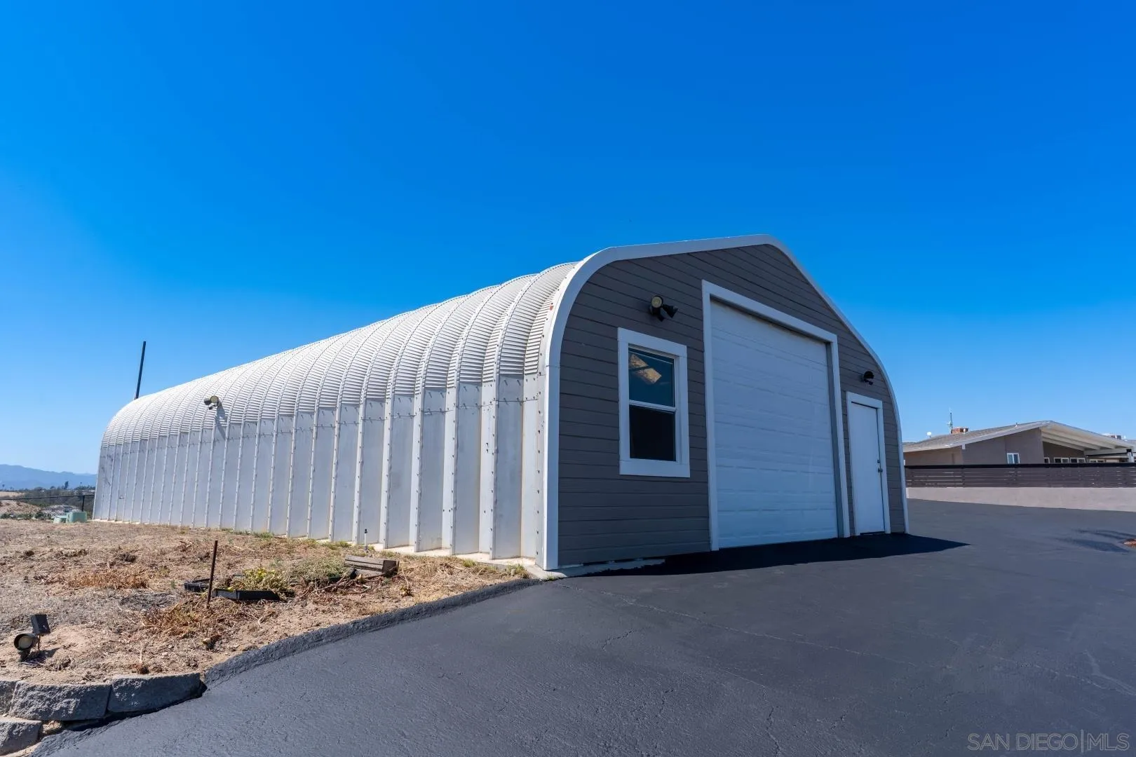 https://cdn.realtyfeed.com/cdn/127/260015726/c46b9e065d13a548f92a2514e59deaf2.webp