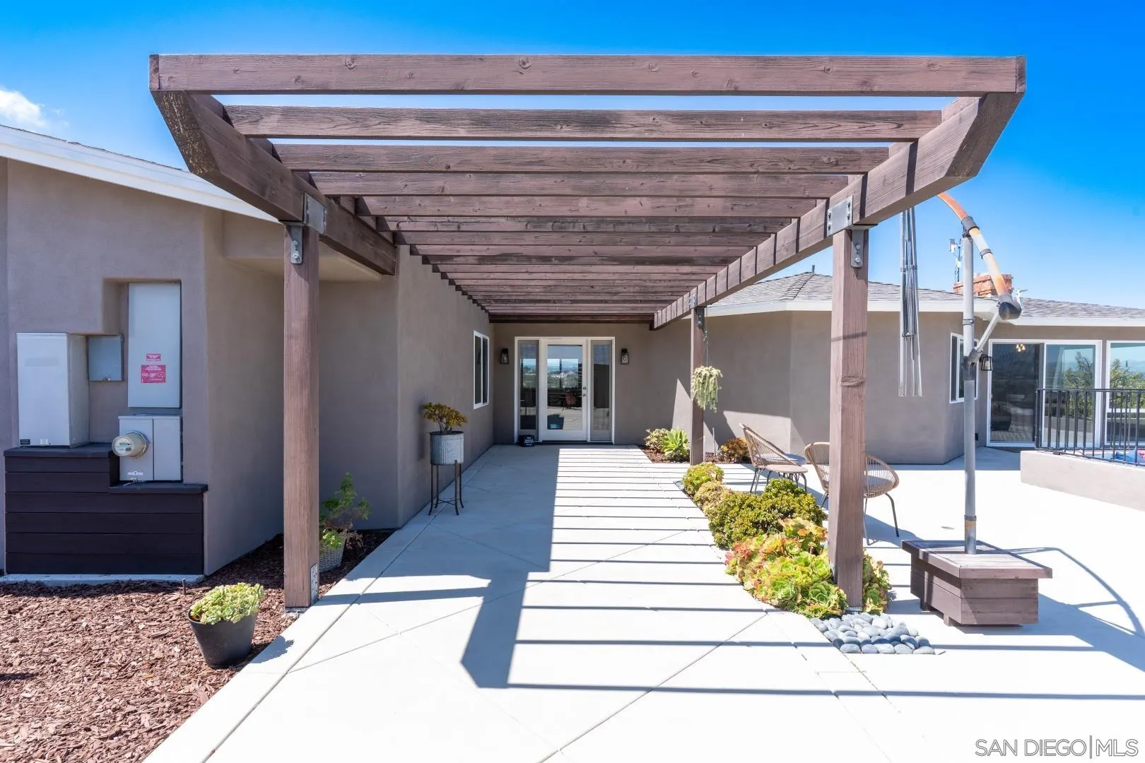 https://cdn.realtyfeed.com/cdn/127/260015726/c82ea87f99d62092724b0f92c6f7d7f8.webp