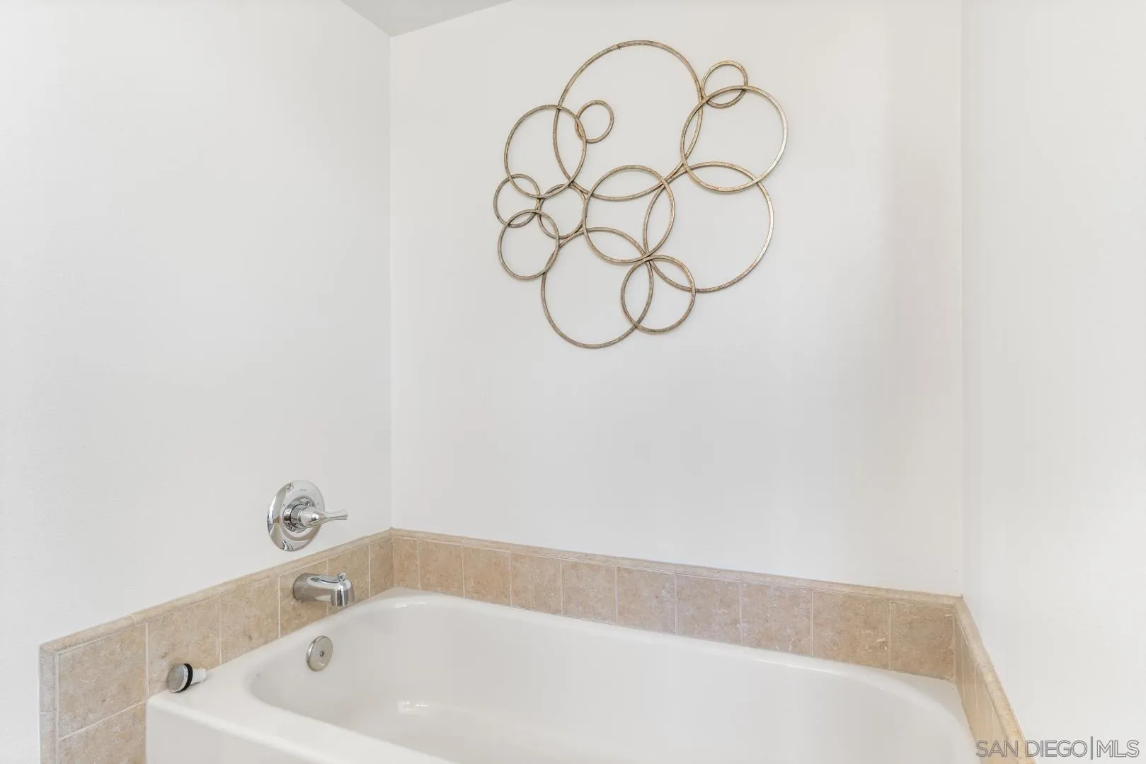 https://cdn.realtyfeed.com/cdn/127/260015726/d0b200990feefe2f14ba1dbfb115fb51.webp