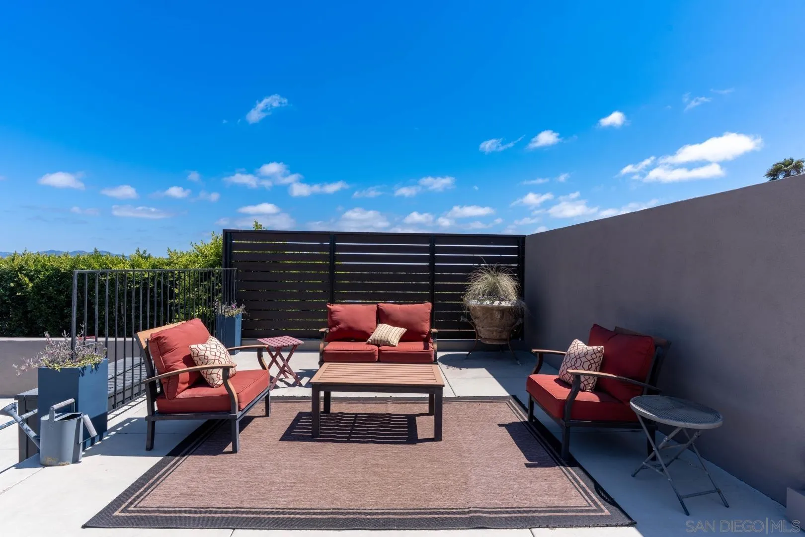 https://cdn.realtyfeed.com/cdn/127/260015726/e14a7a20f78f8493863e716099c1648e.webp