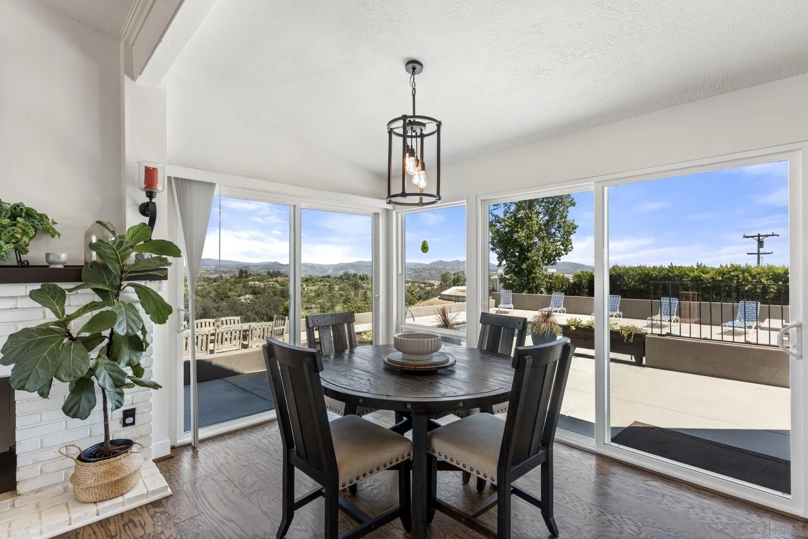 https://cdn.realtyfeed.com/cdn/127/260015726/e878954d99dff1dcb7847fe0313a694a.webp