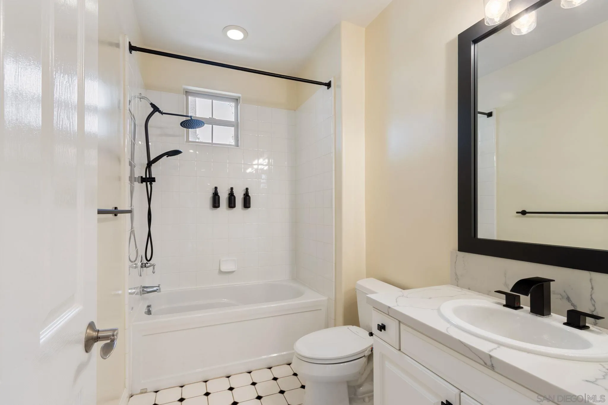 https://cdn.realtyfeed.com/cdn/127/260015733/5fcb8e4b12788c92ce636401c8c2d382.webp